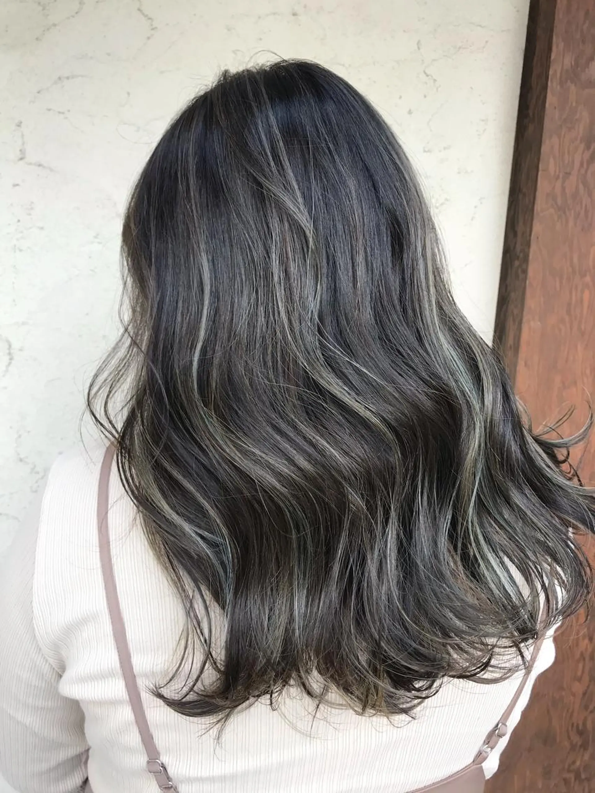 ミディアム カット ヘアカラー トリートメント 透明感韓国ヘア♡ みつきのヘアスタイル