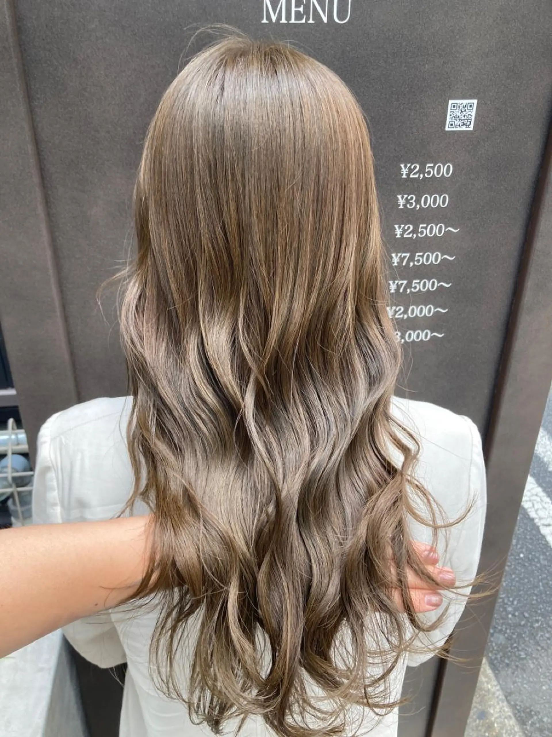 セミロング ヘアカラー ブリーチしたのに 色持ち1.5ヶ月のヘアスタイル