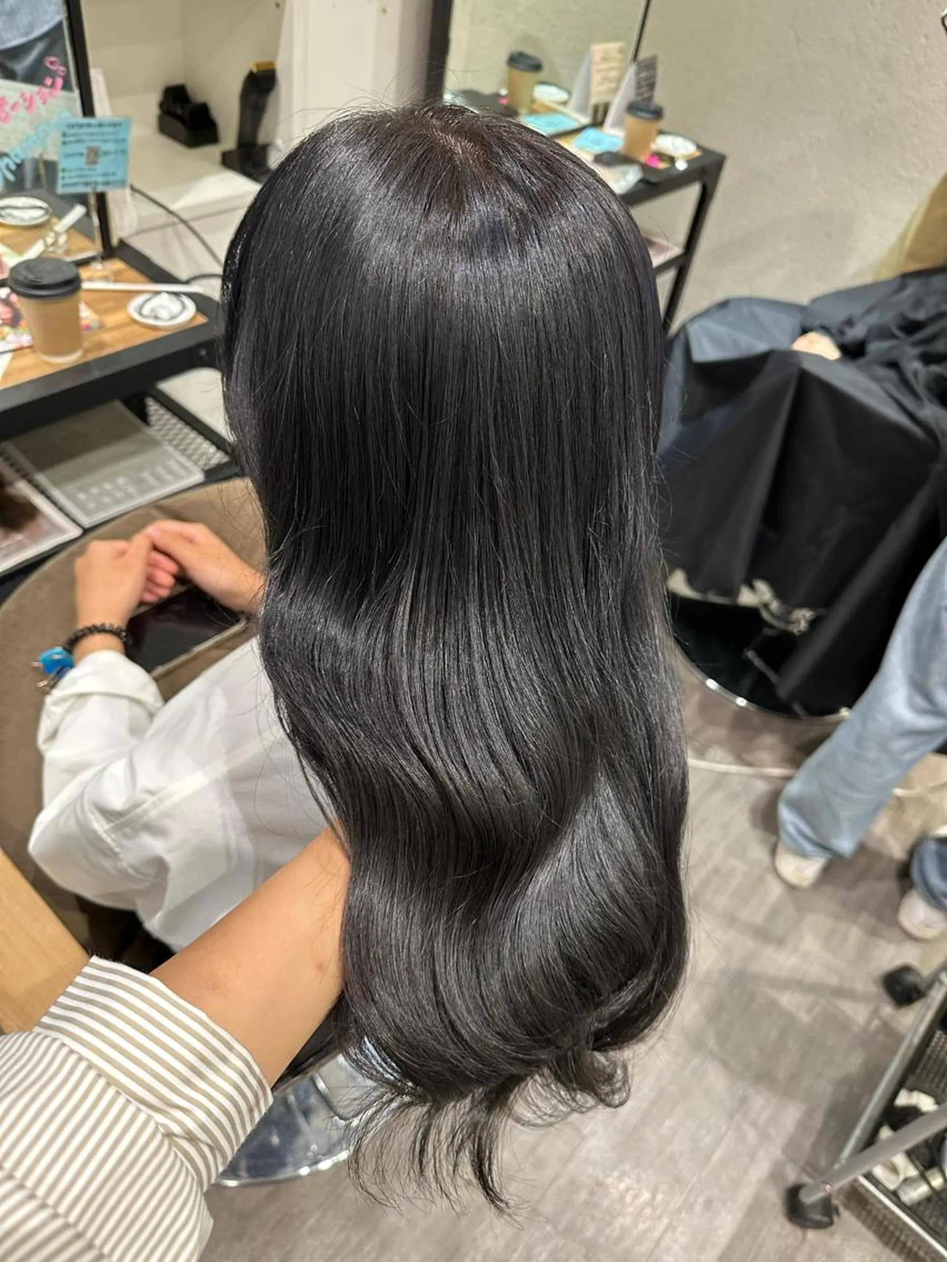 セミロング カラー ブルーカラー ブルーグレー 上田 紗也のヘアスタイル