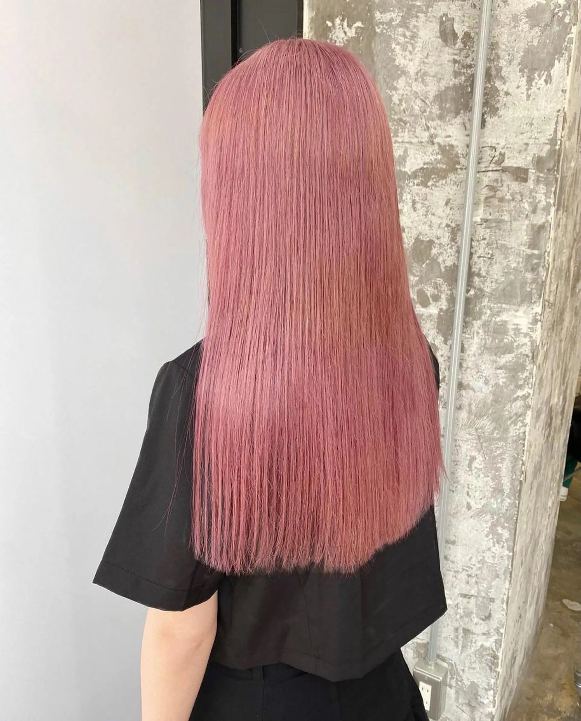 ロング カラー ツガミ リナのヘアスタイル