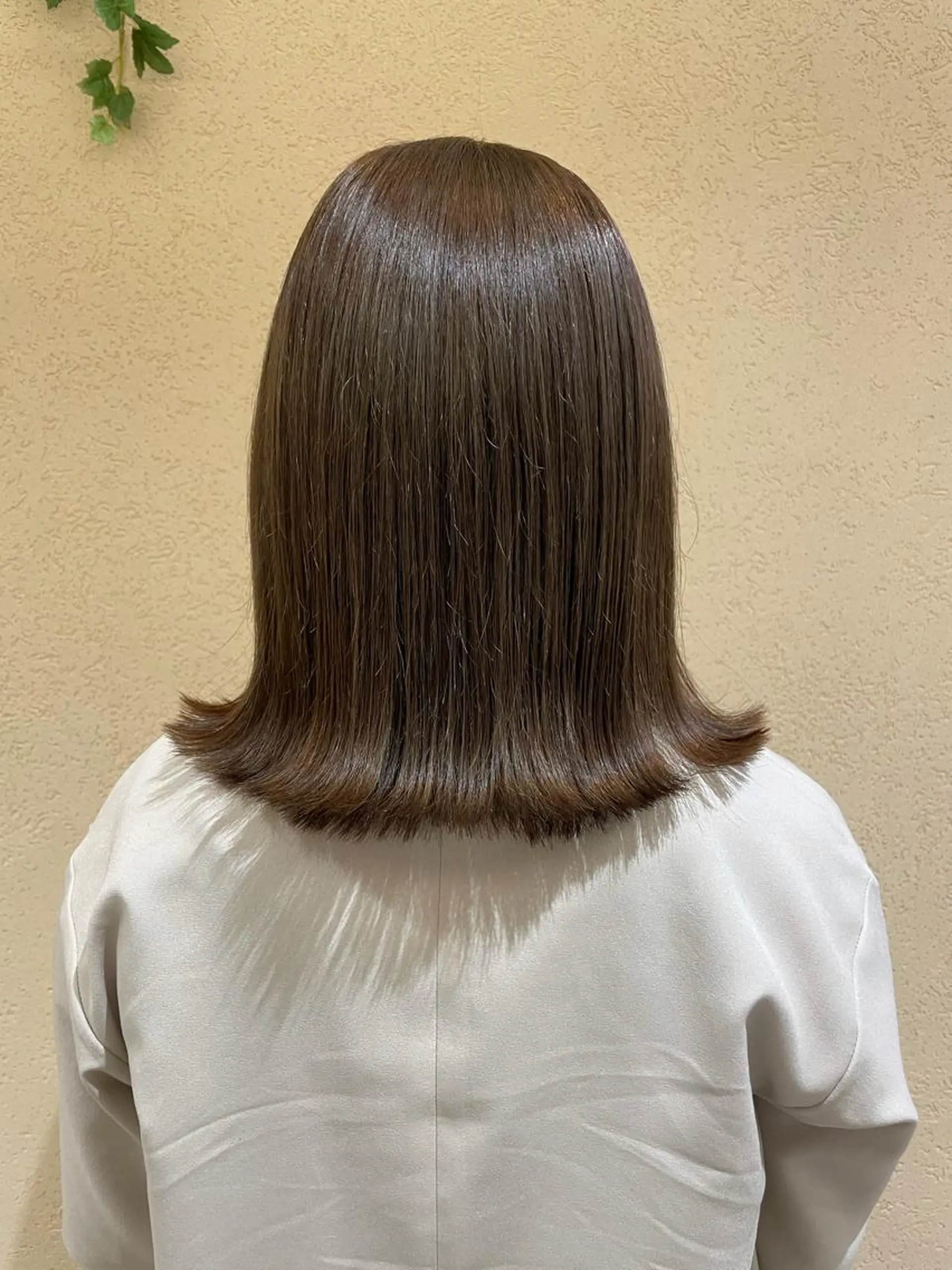 ミディアム カラー ベージュカラー シャドールーツ美容師 篠原康太のヘアスタイル