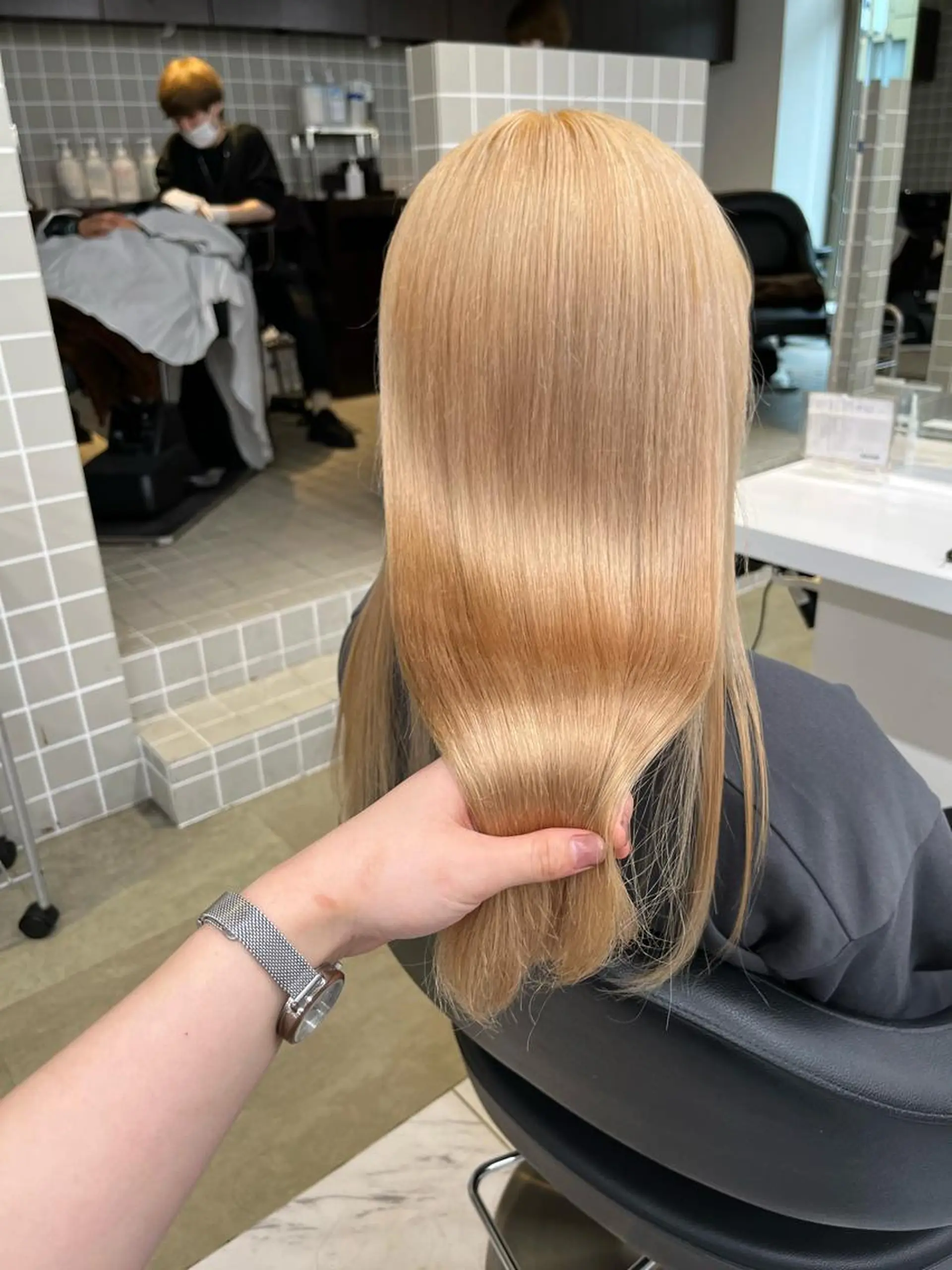 ロング ヘアカラー トリートメント ヘッドスパ ヘアセット 寒色＆ブリーチ特化 寒色MiOのヘアスタイル