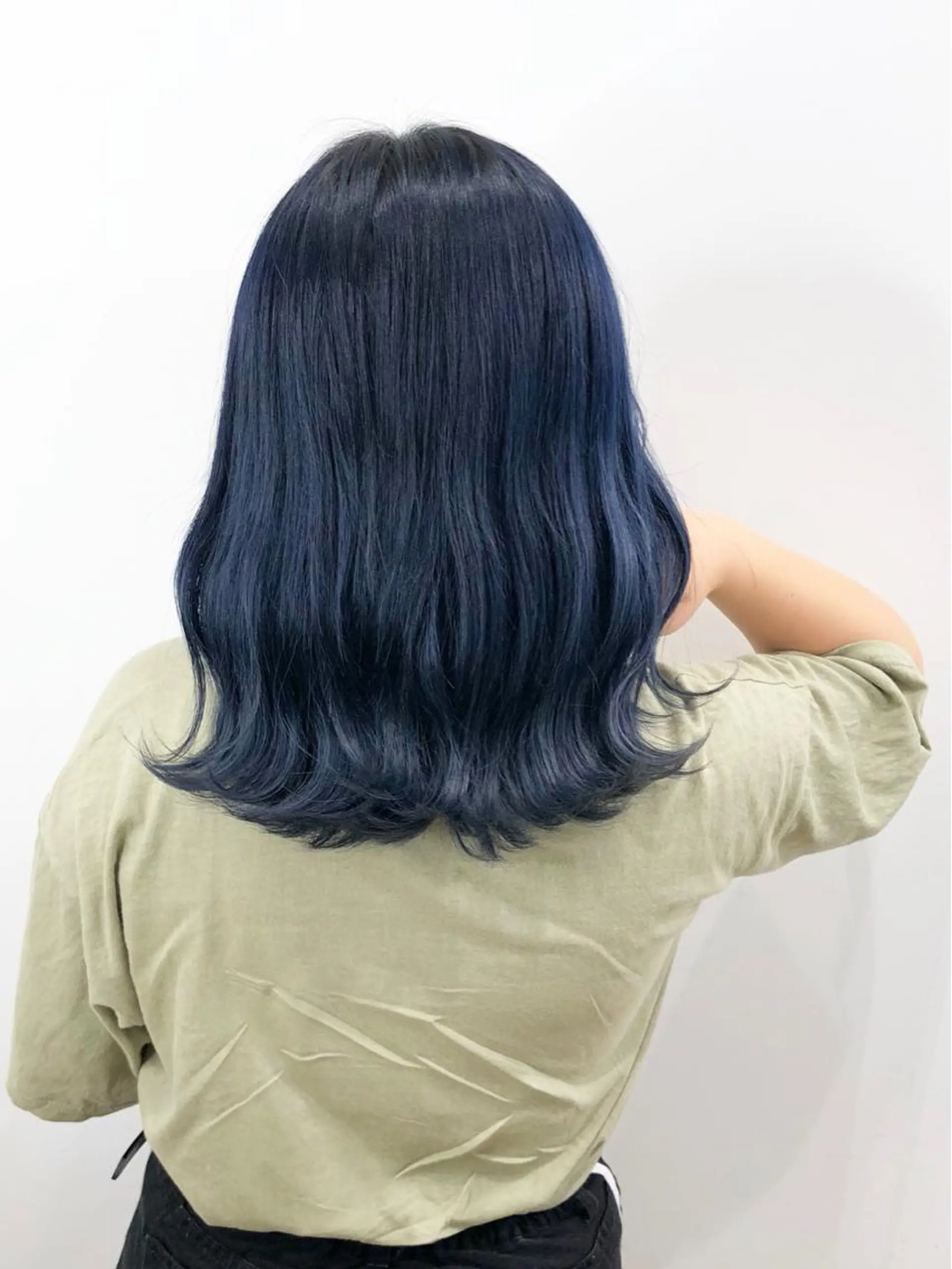 ミディアム カラー  渡部 妃月のヘアスタイル