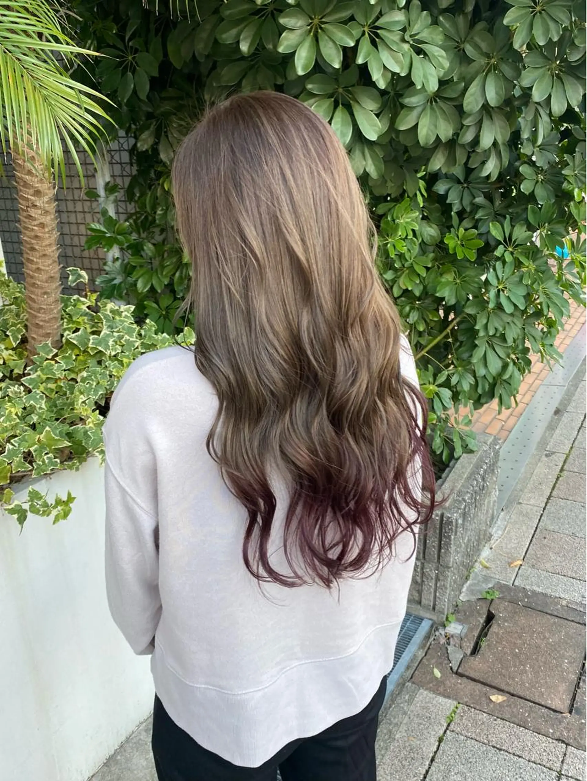 ロング カラー アッシュ ベージュカラー ピンクカラー LandS  barber &beauty所属・髪質改善特化 長澤友哉のヘアスタイル
