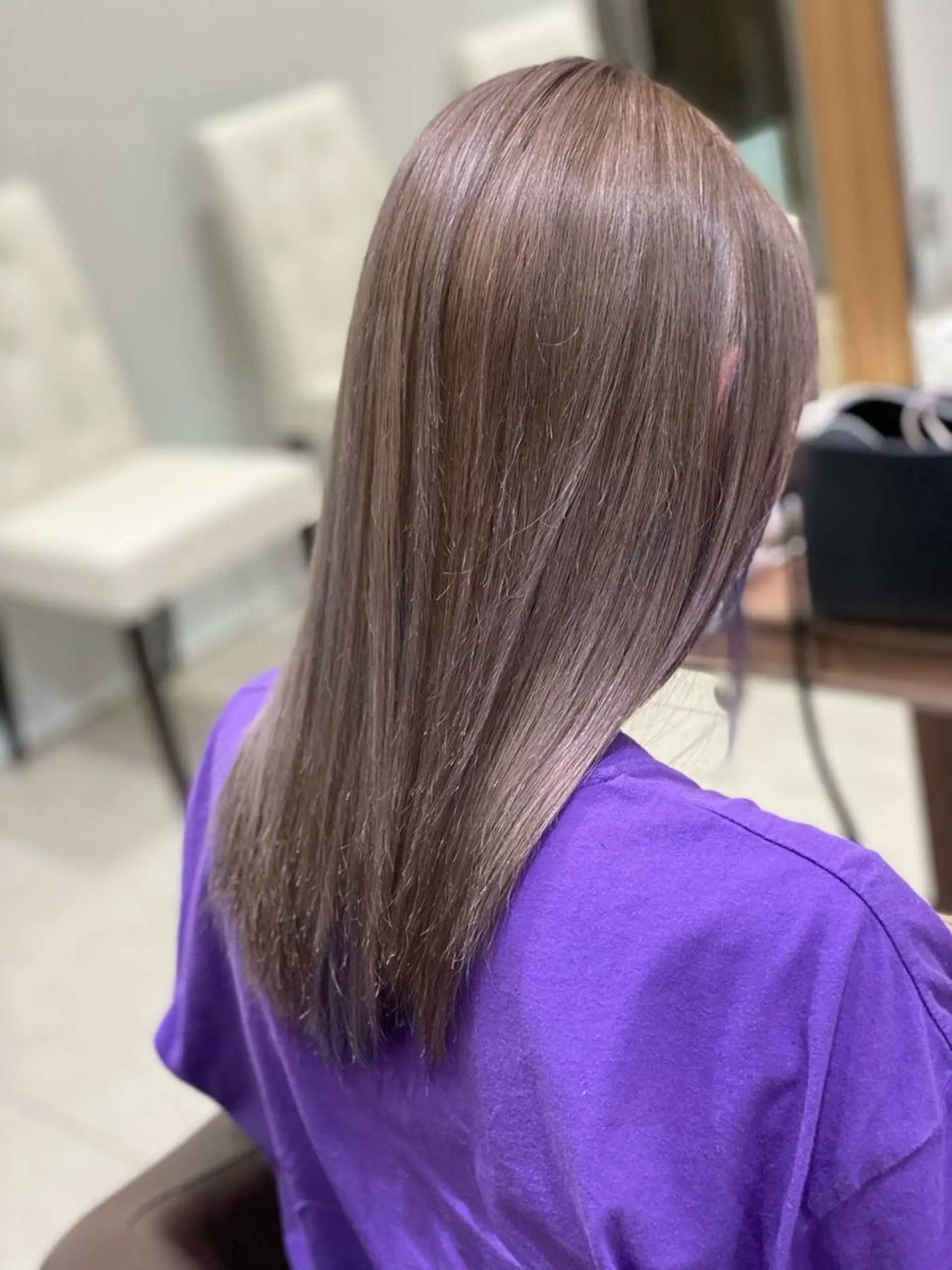セミロング カラー シルバー ユニコーンカラー ヘアカラー トリートメント 💎大人ハイライト 💎上杉一也💎のヘアスタイル