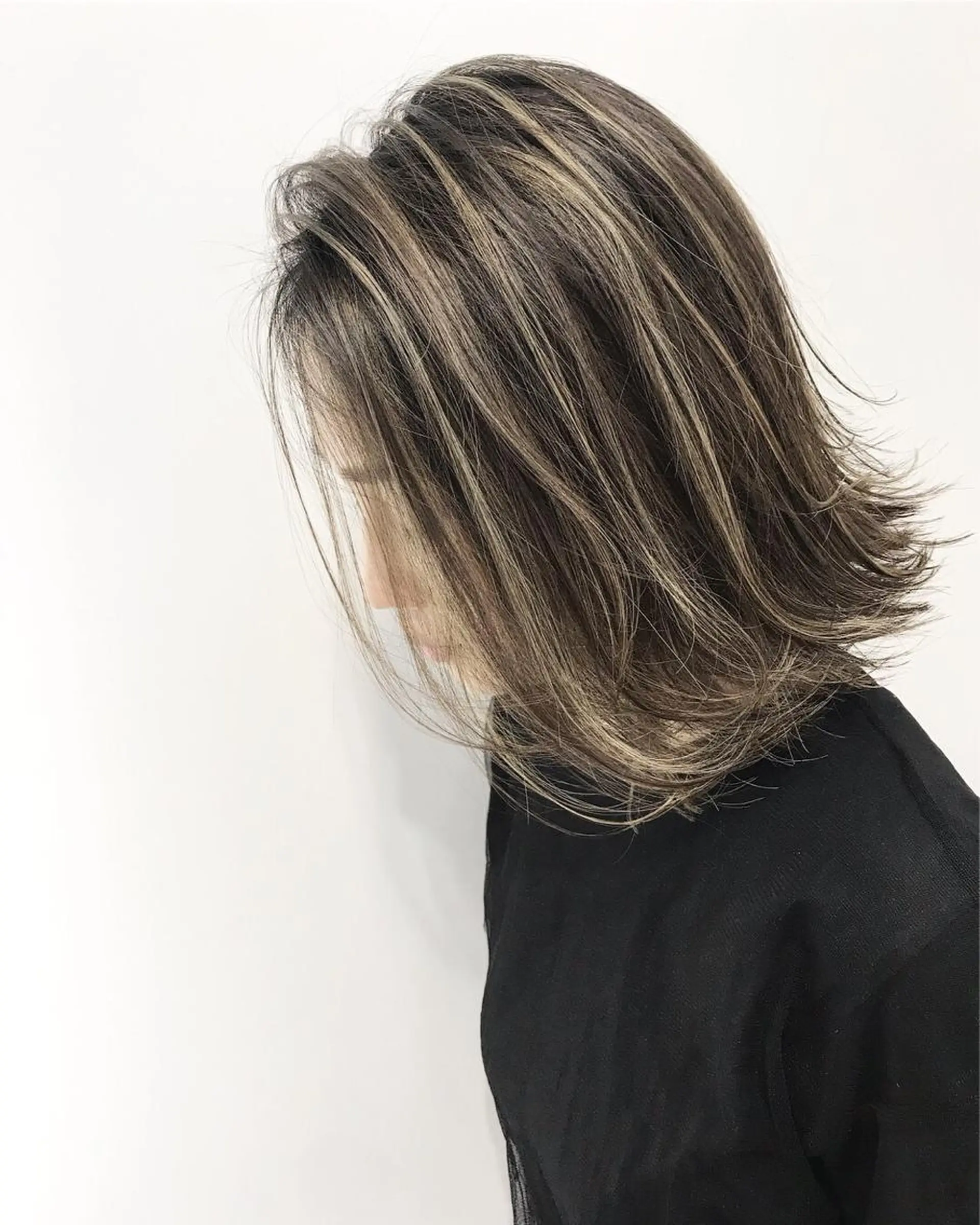 ミディアム カラー バレイヤージュ ハイライトカラー ハイライト レイヤーカット カット ヘアカラー grow【グロウ】恵比寿所属・奥野 貴史　代表　レイヤーのヘアスタイル