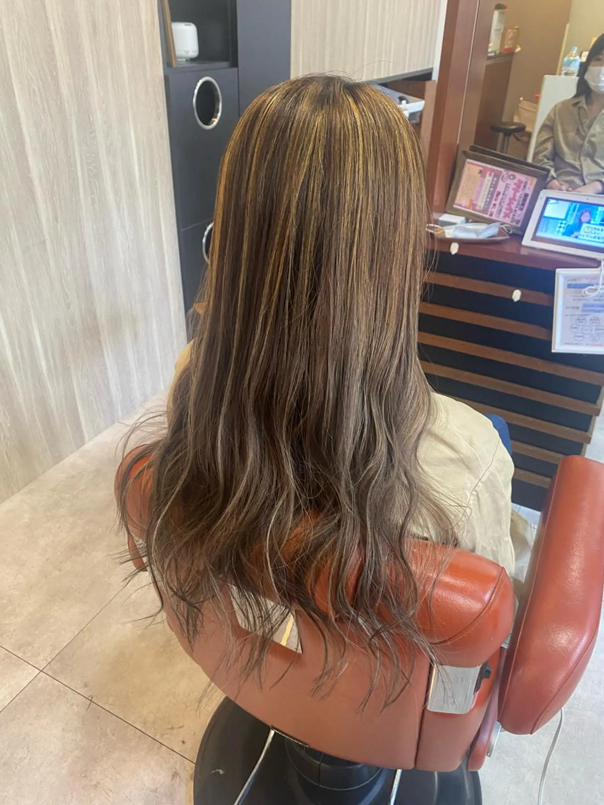 ロング カラー ハイライトカラー ハイライト ⭐️カラー特化⭐️ 安達佑紀のヘアスタイル