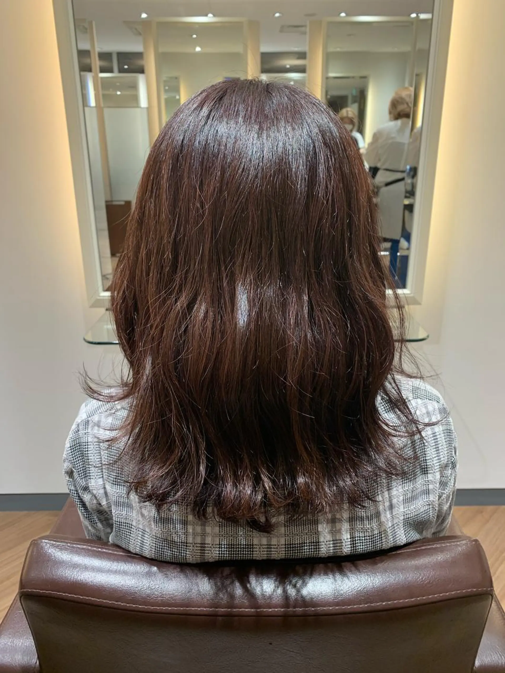 セミロング カラー 透明感カラー ラベンダーカラー ごとう さなのヘアスタイル