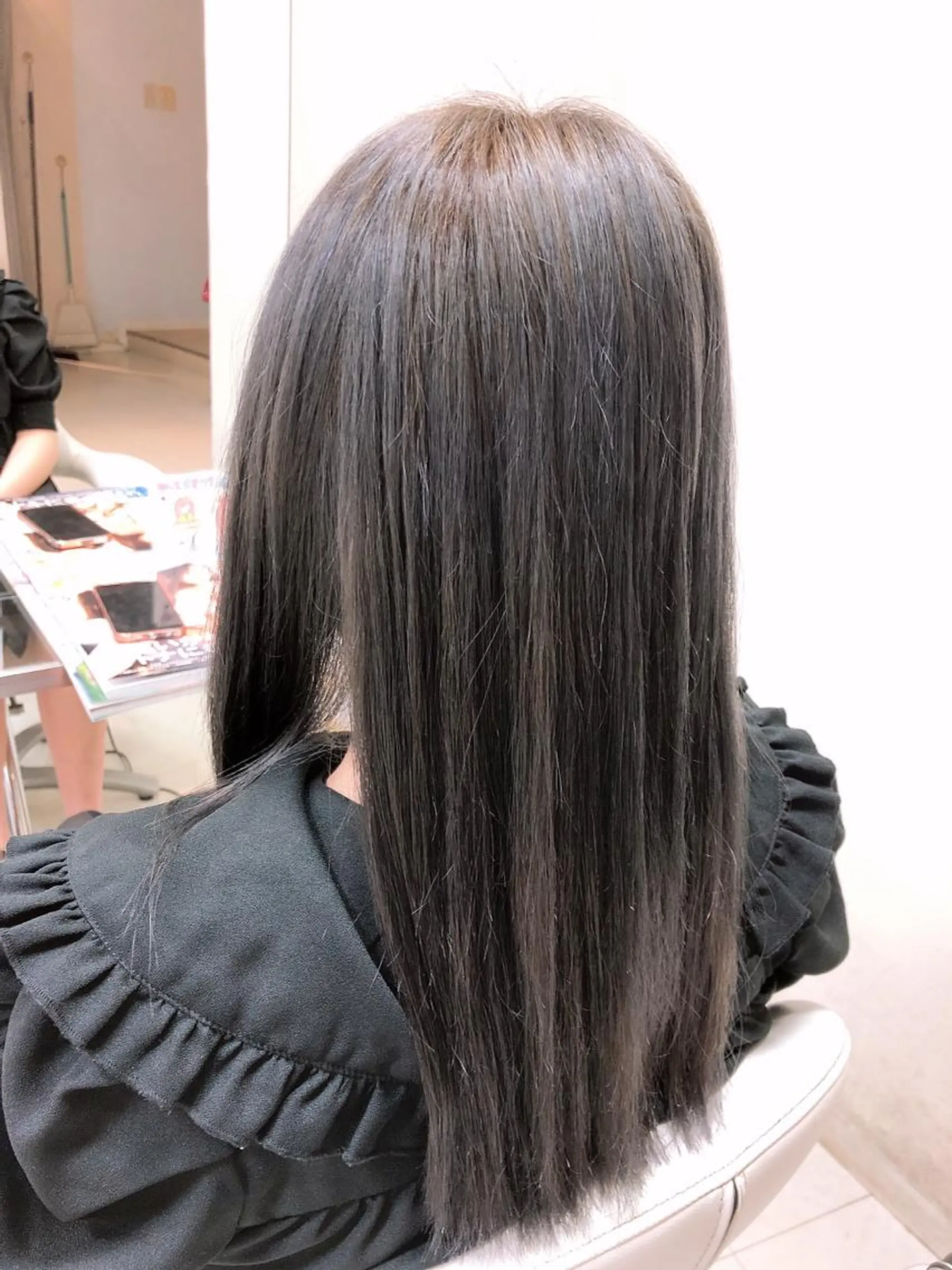 セミロング ヘアカラー 阿部 美咲のヘアスタイル