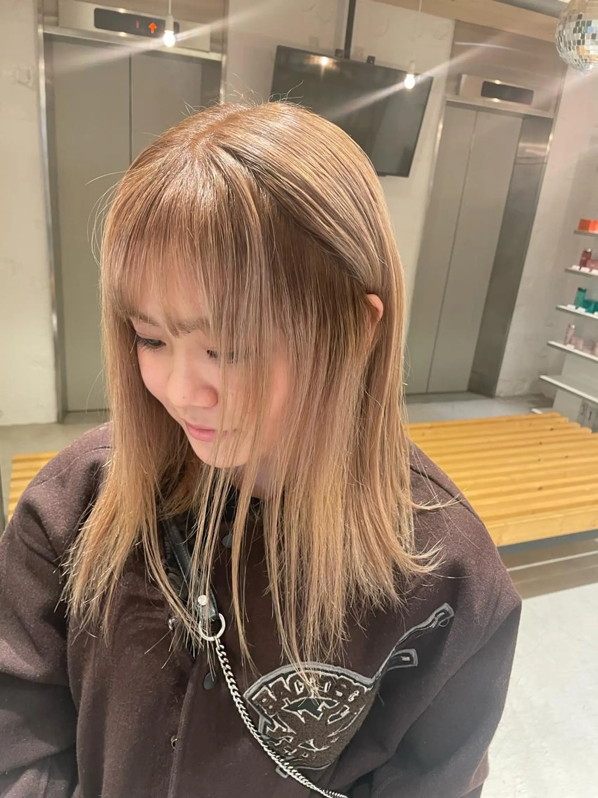セミロング カラー ヘアカラー 艶ハイトーン👑♡ NATSUKIのヘアスタイル