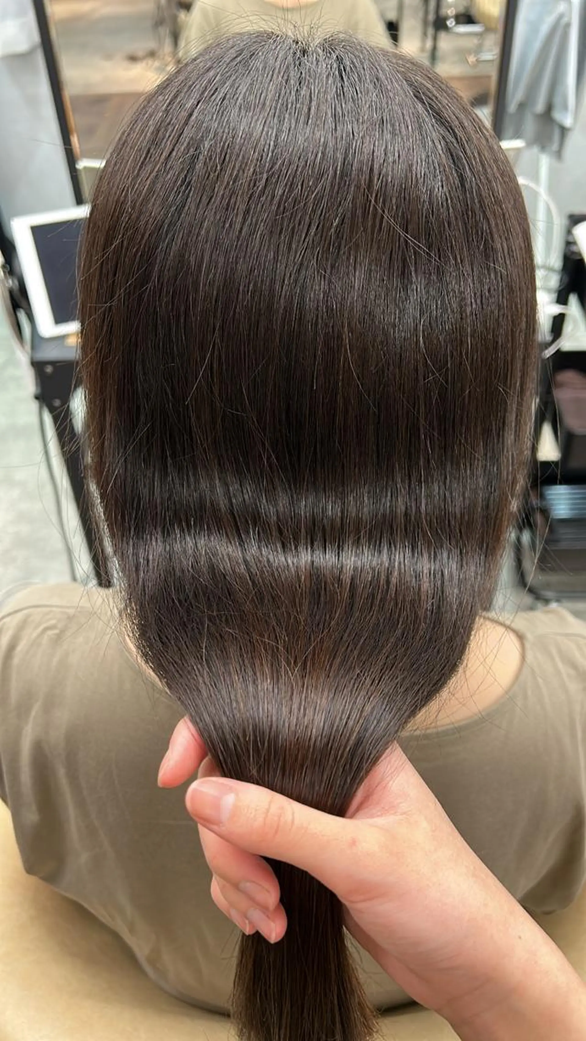 ロング トリートメント 縮毛矯正 表参道美容師ゆいか ♡ミディアムレイヤーのヘアスタイル