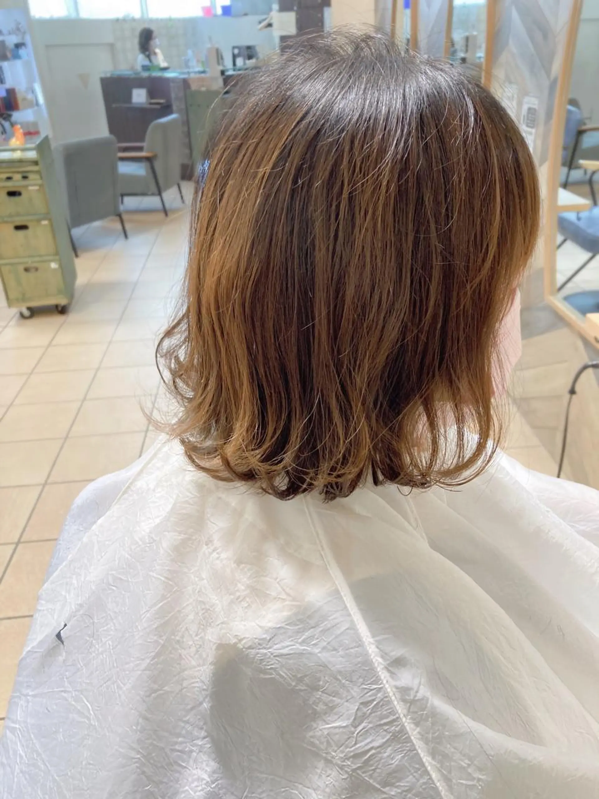 ミディアム カラー カット ヘアカラー 奥谷 美代子のヘアスタイル