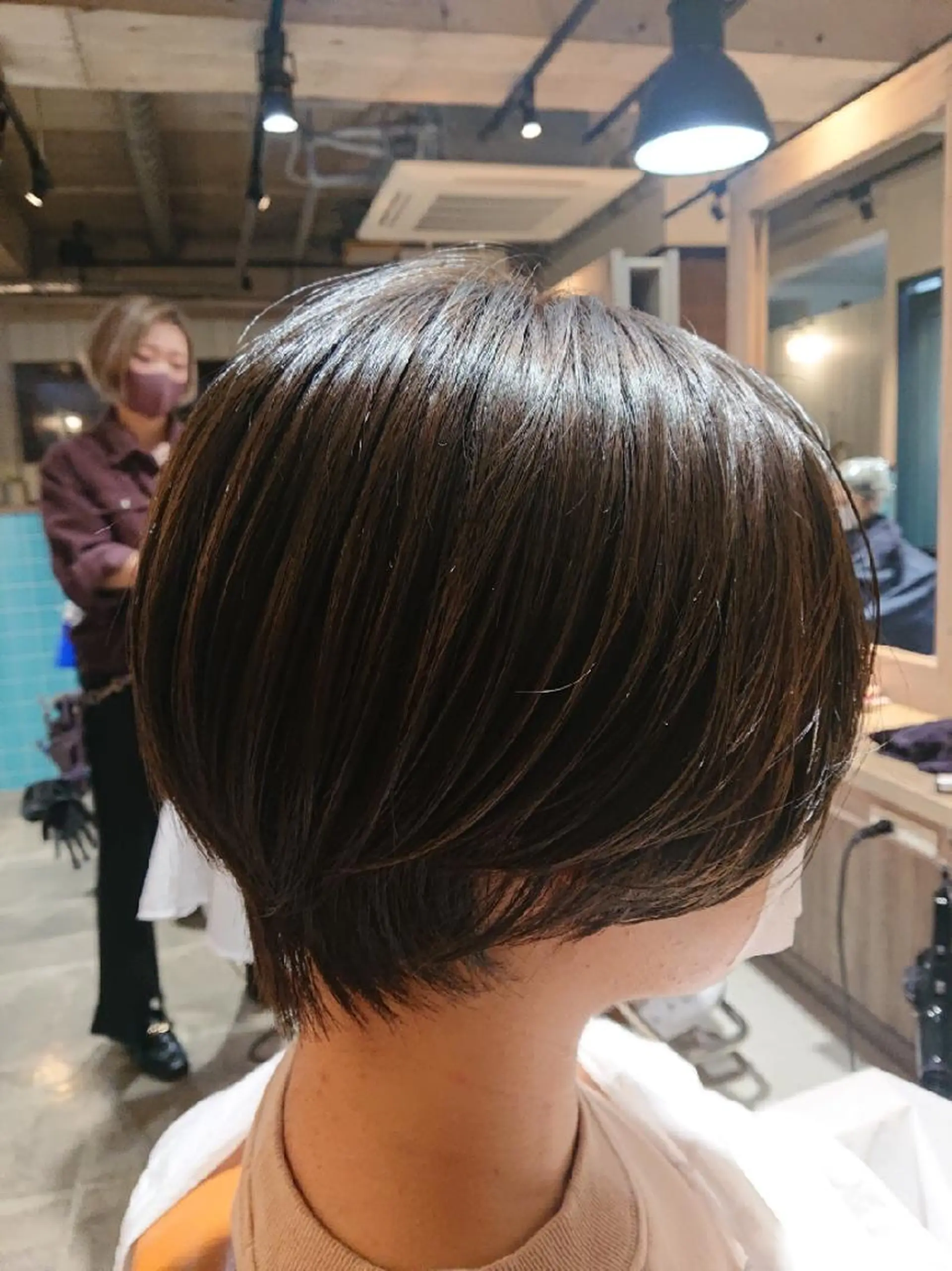 ショート カット ヘアカラー トリートメント alushe 岡 陽子のヘアスタイル