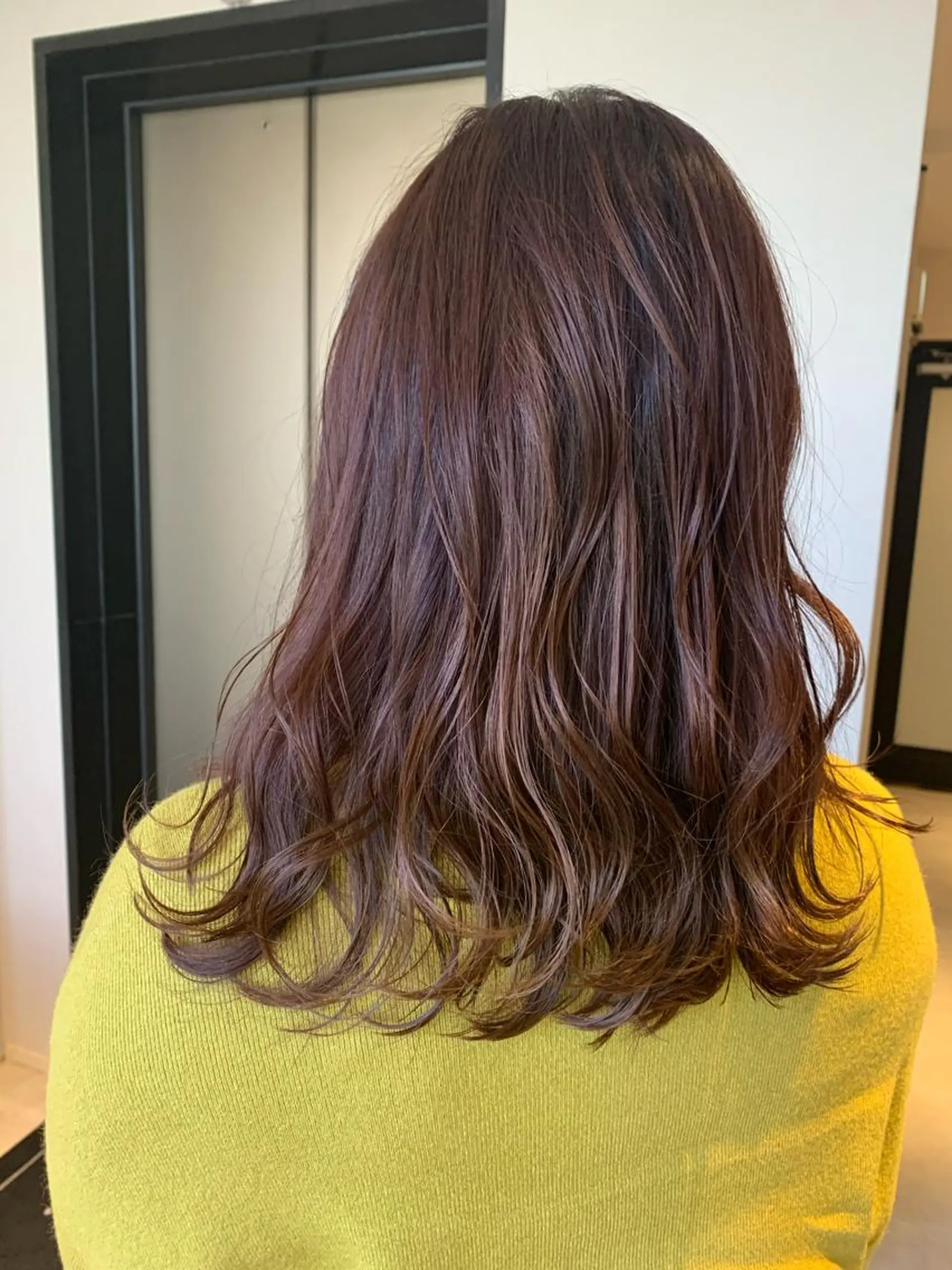 ミディアム Eleanor 立川北口のヘアスタイル