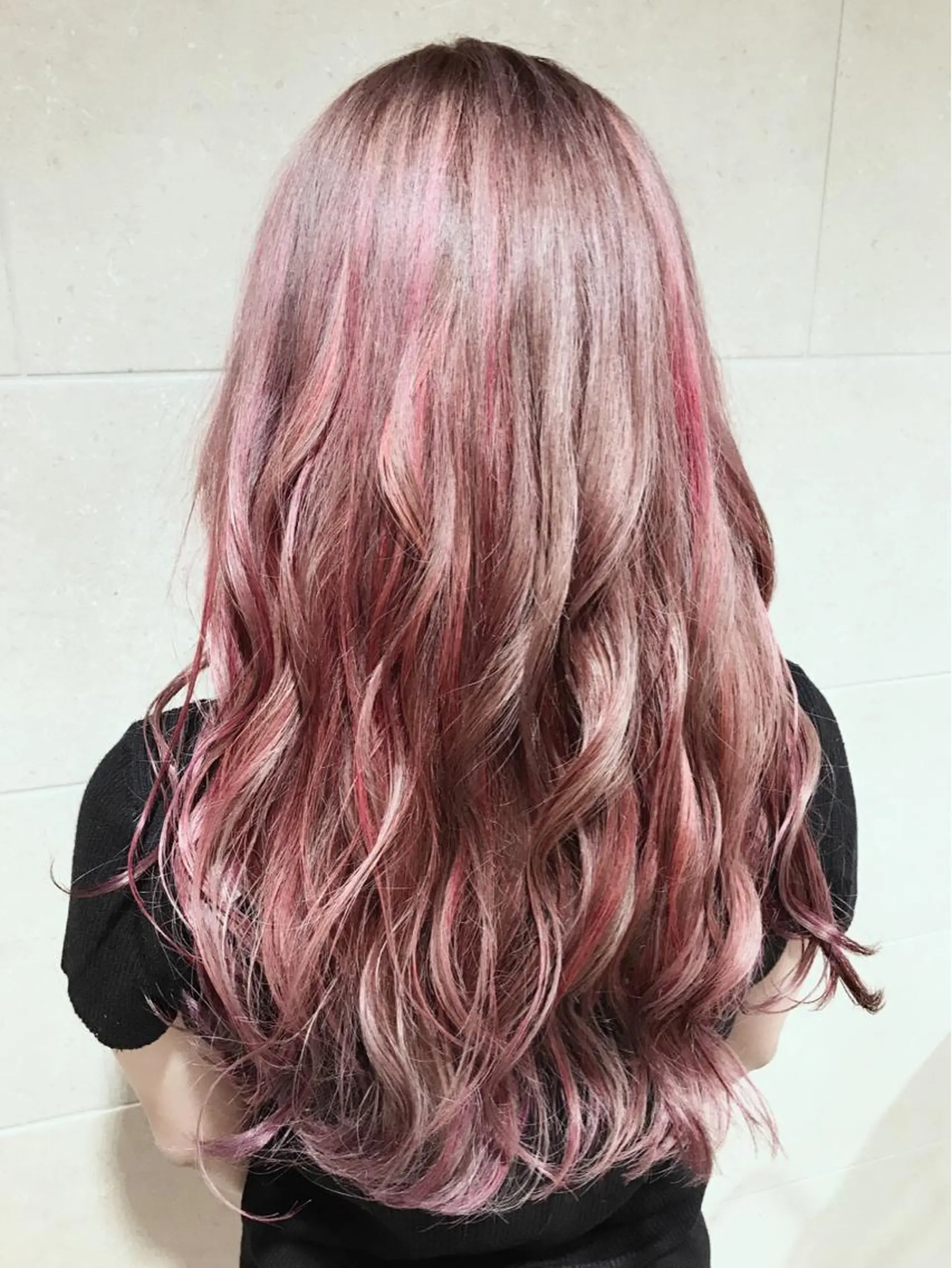 ロング カラー ブリーチ ピンクカラー Lee枚方所属・今里 弘樹のヘアスタイル