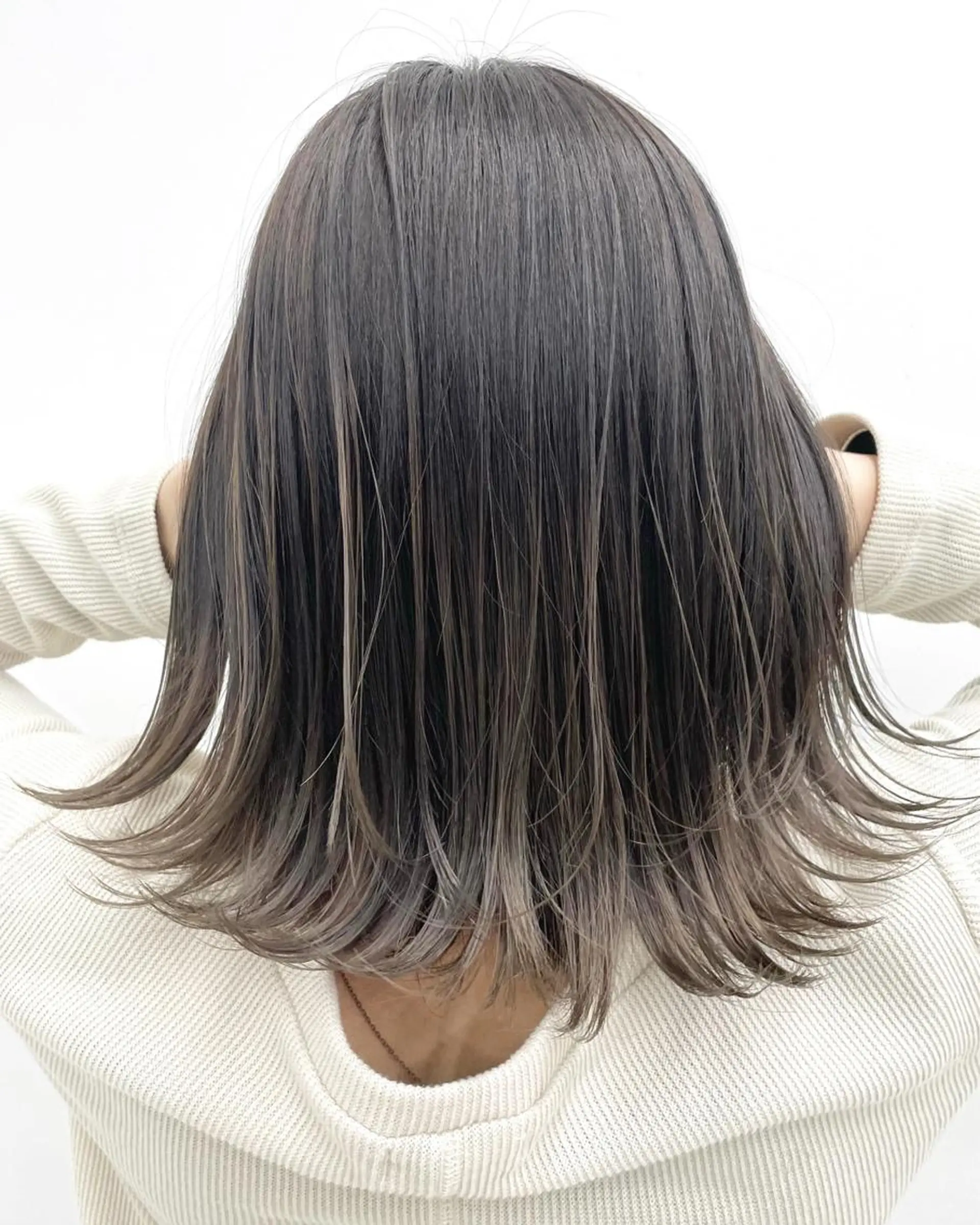 ミディアム カラー バレイヤージュ レイヤーカット 🦄インナーカラー 🦄貫井彩花のヘアスタイル