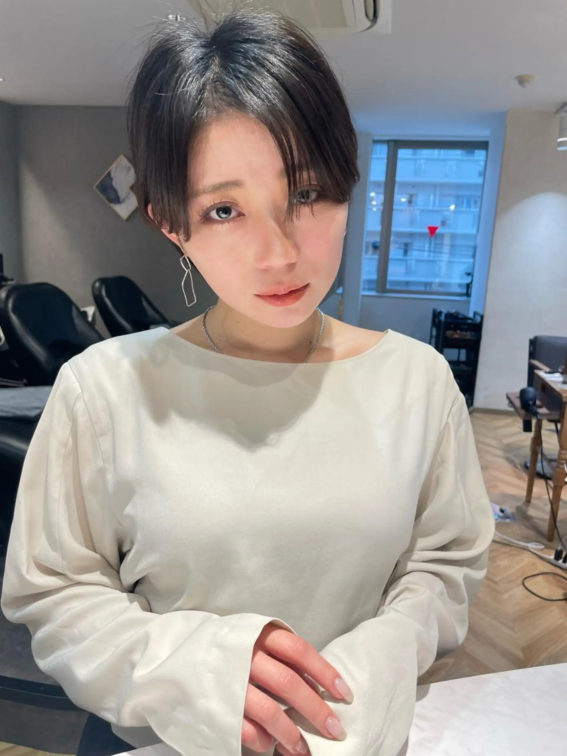 ショート カラー ショートボブ ブルーカラー ボブ 顔周りカット ショートヘア 💛うる艶ハイトーン LEON💛のヘアスタイル