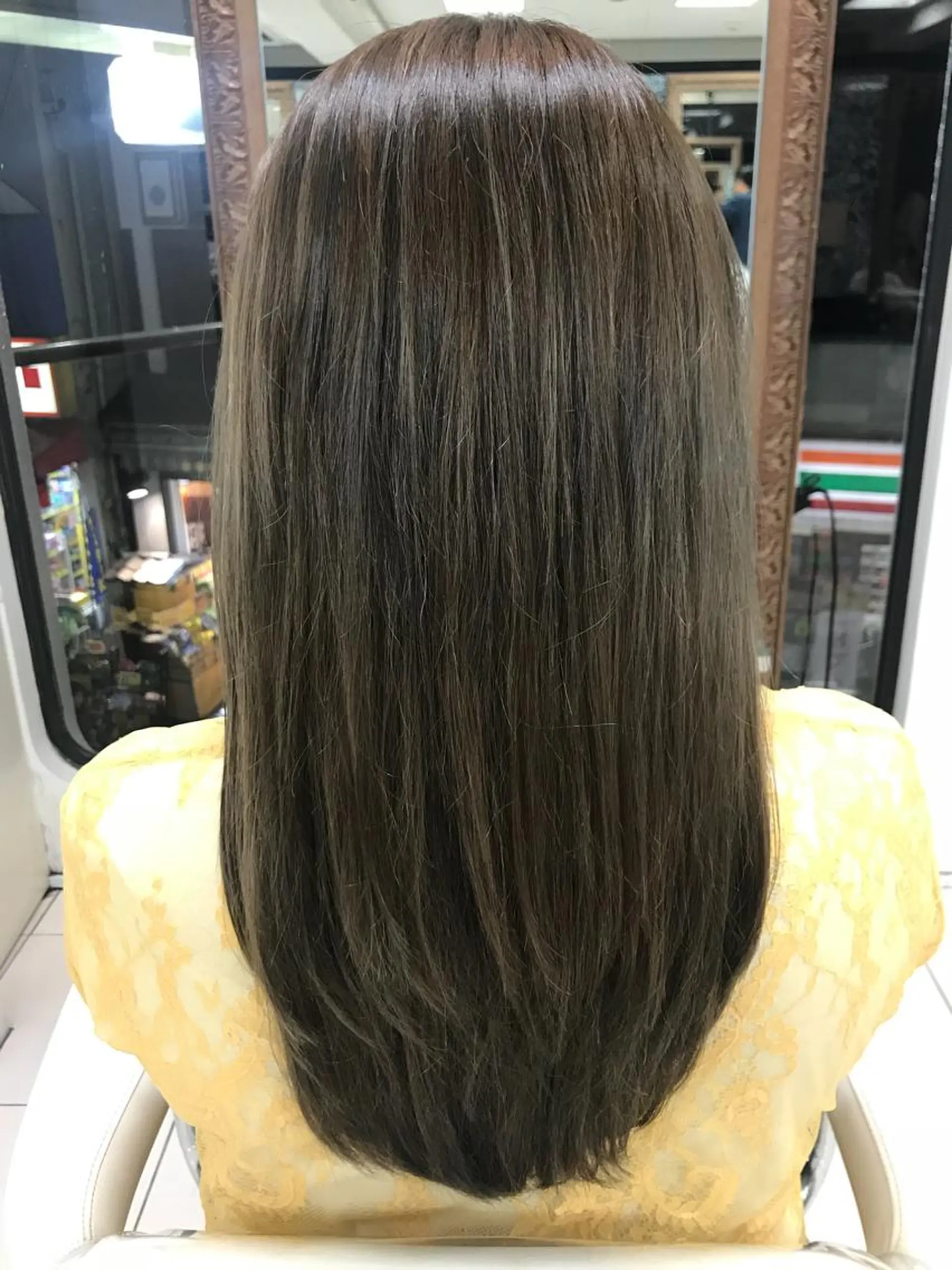 カラー 透明感カラー 米良 志織のヘアスタイル