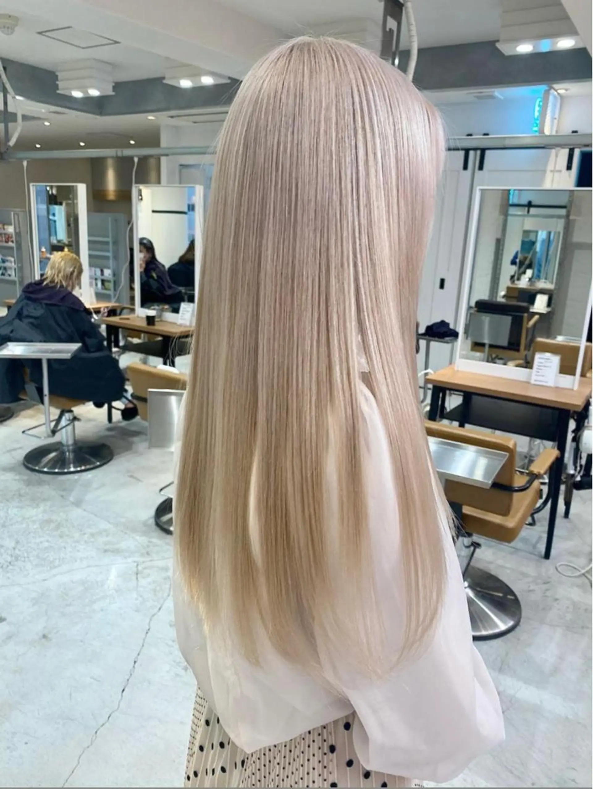 ロング ヘアカラー トリートメント welring hair salon所属・azusa/心斎橋/ ハイトーンカラーのヘアスタイル