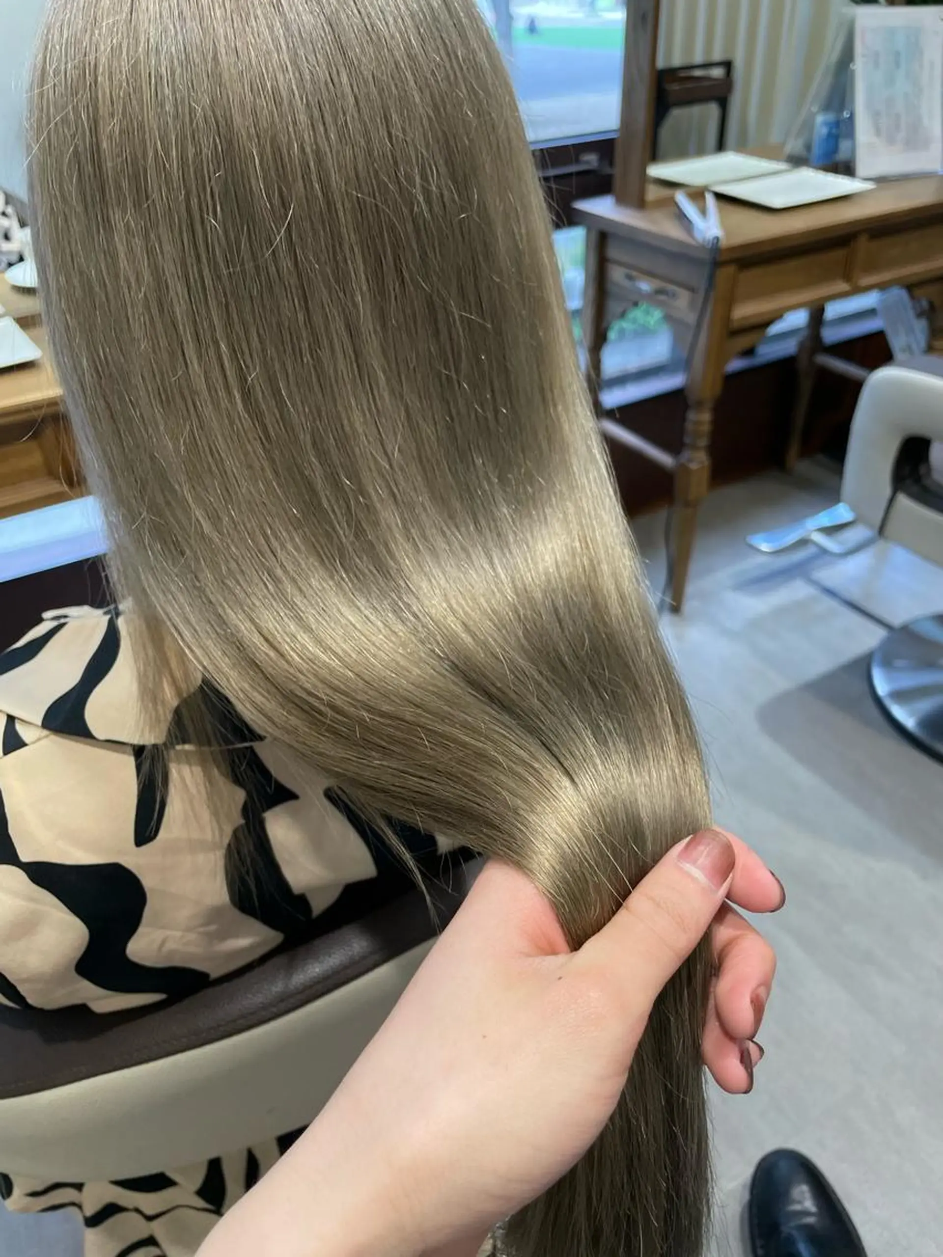 セミロング カラー ブリーチ ヘアカラー トリートメント 羽田翔大/ブリーチ/ ボブカット/店長のヘアスタイル