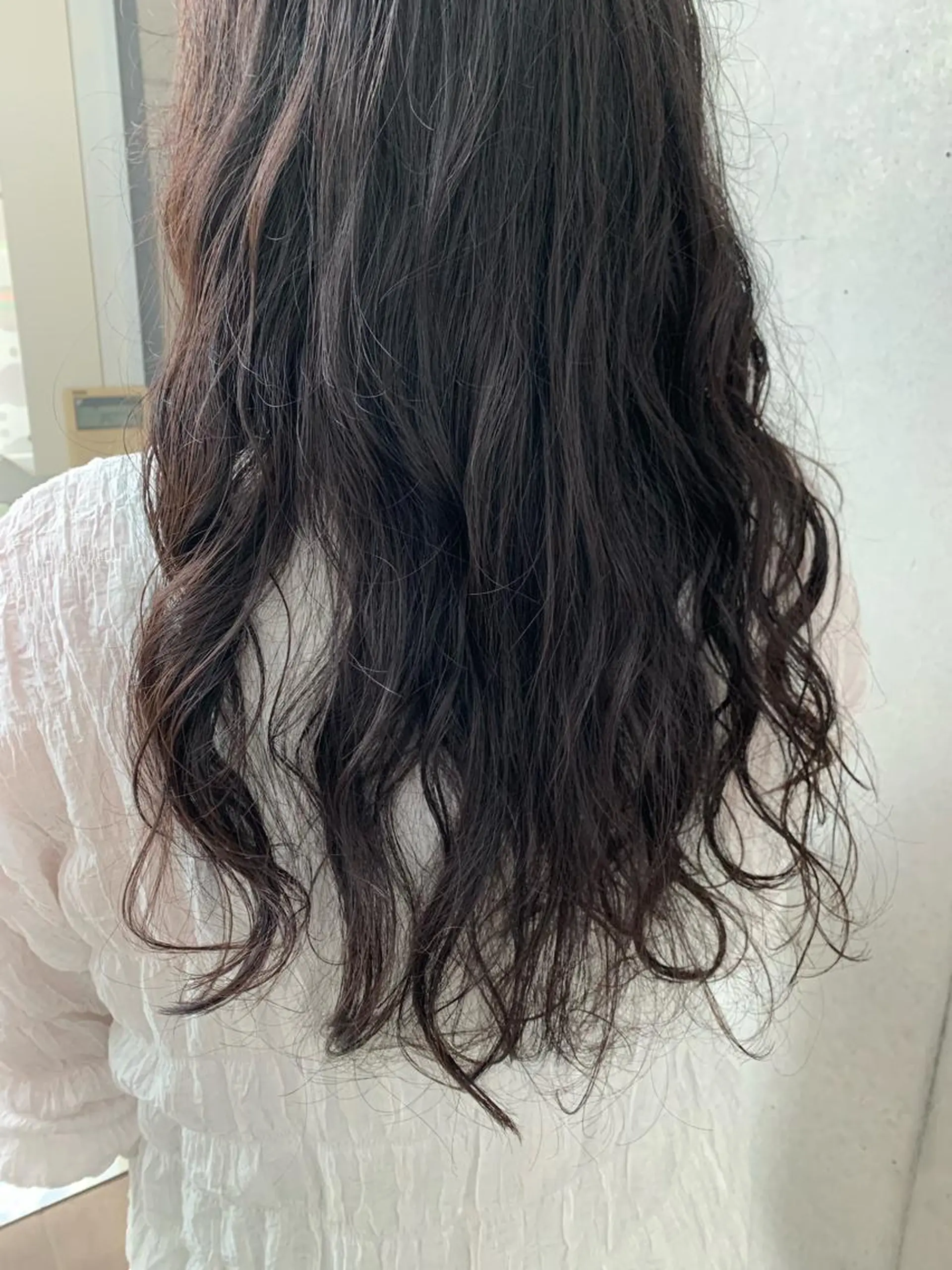 ロング パーマ カット パーマ ブリーチなしWカラー /地毛風/小林凪沙のヘアスタイル