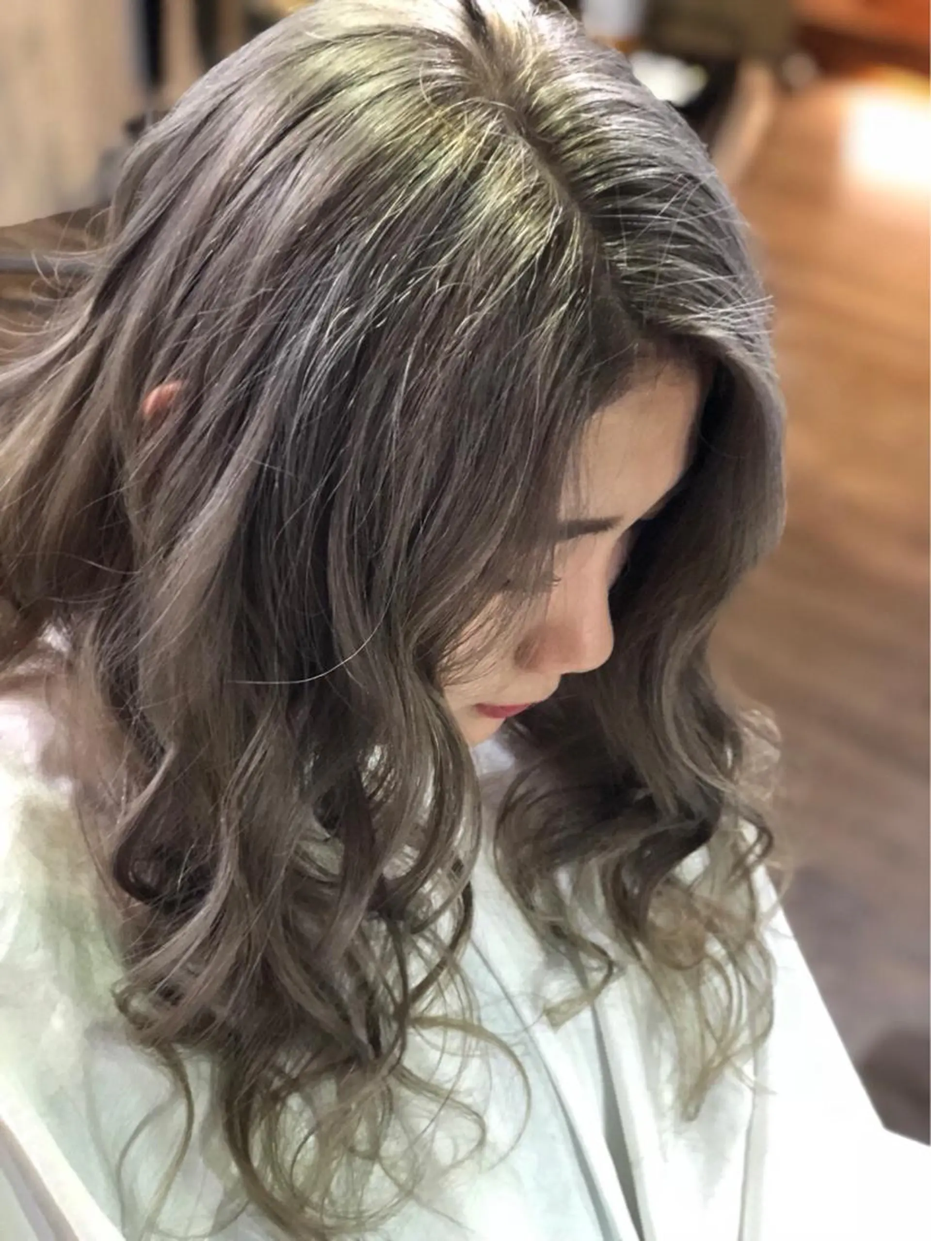 セミロング ヘアカラー トリートメント BuzZ所属・西村 雄二のヘアスタイル