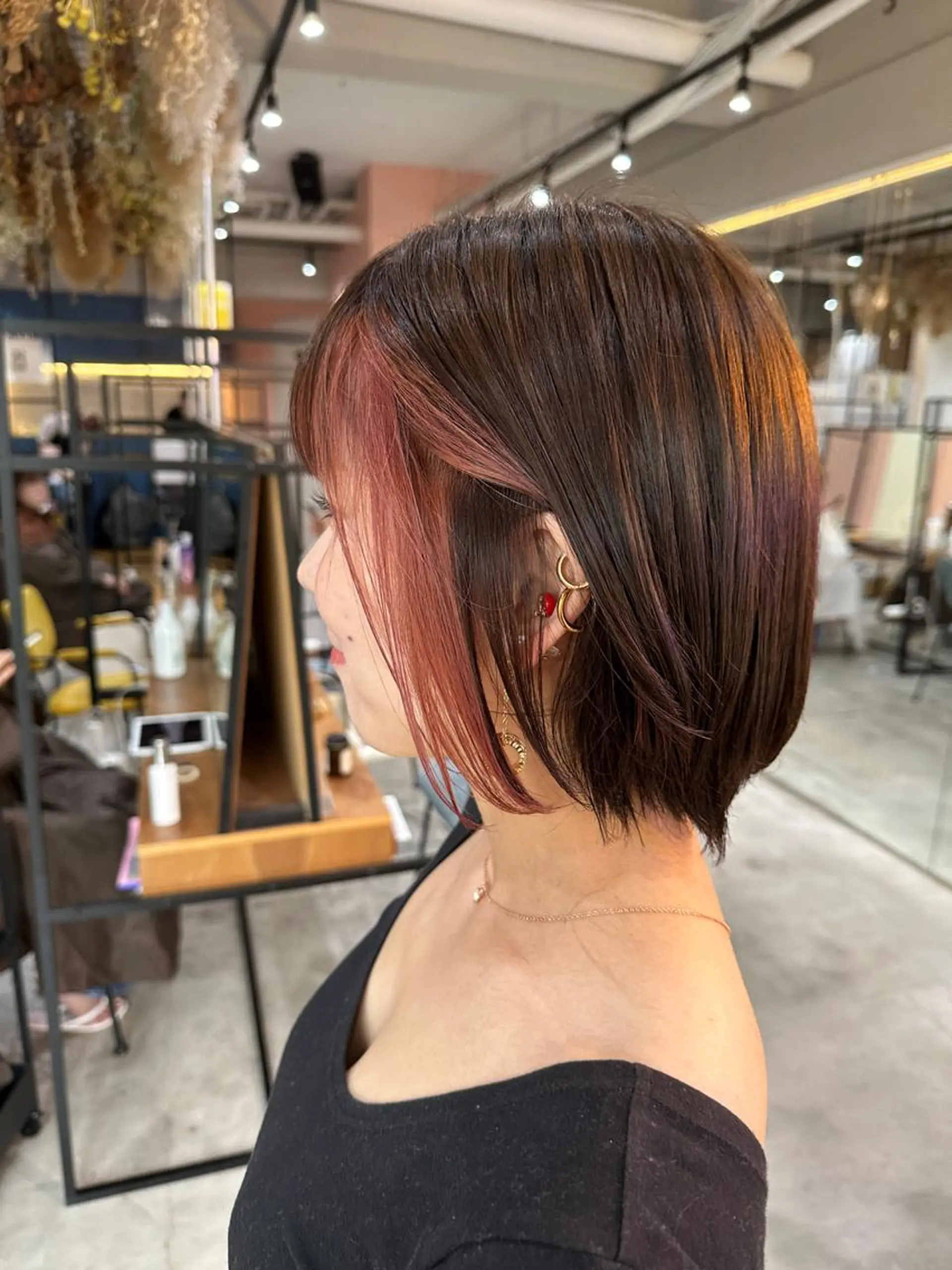 カラー イヤリングカラー 十倉 朱莉のヘアスタイル