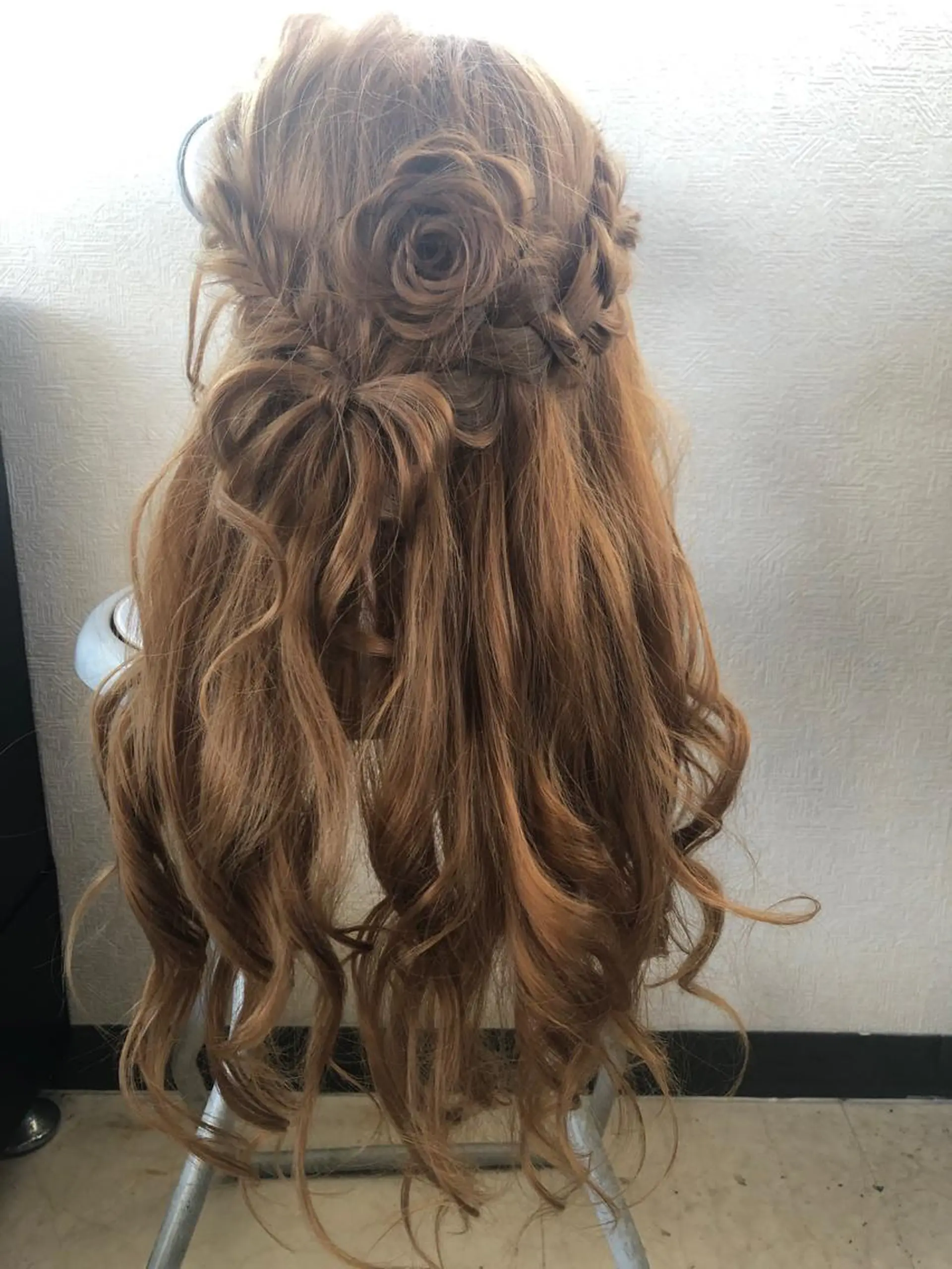 ロング カラー パーマ ヘアアレンジ メンズ キッズ ネイル マツエク・マツパ 銀河 ティンガーラのヘアスタイル