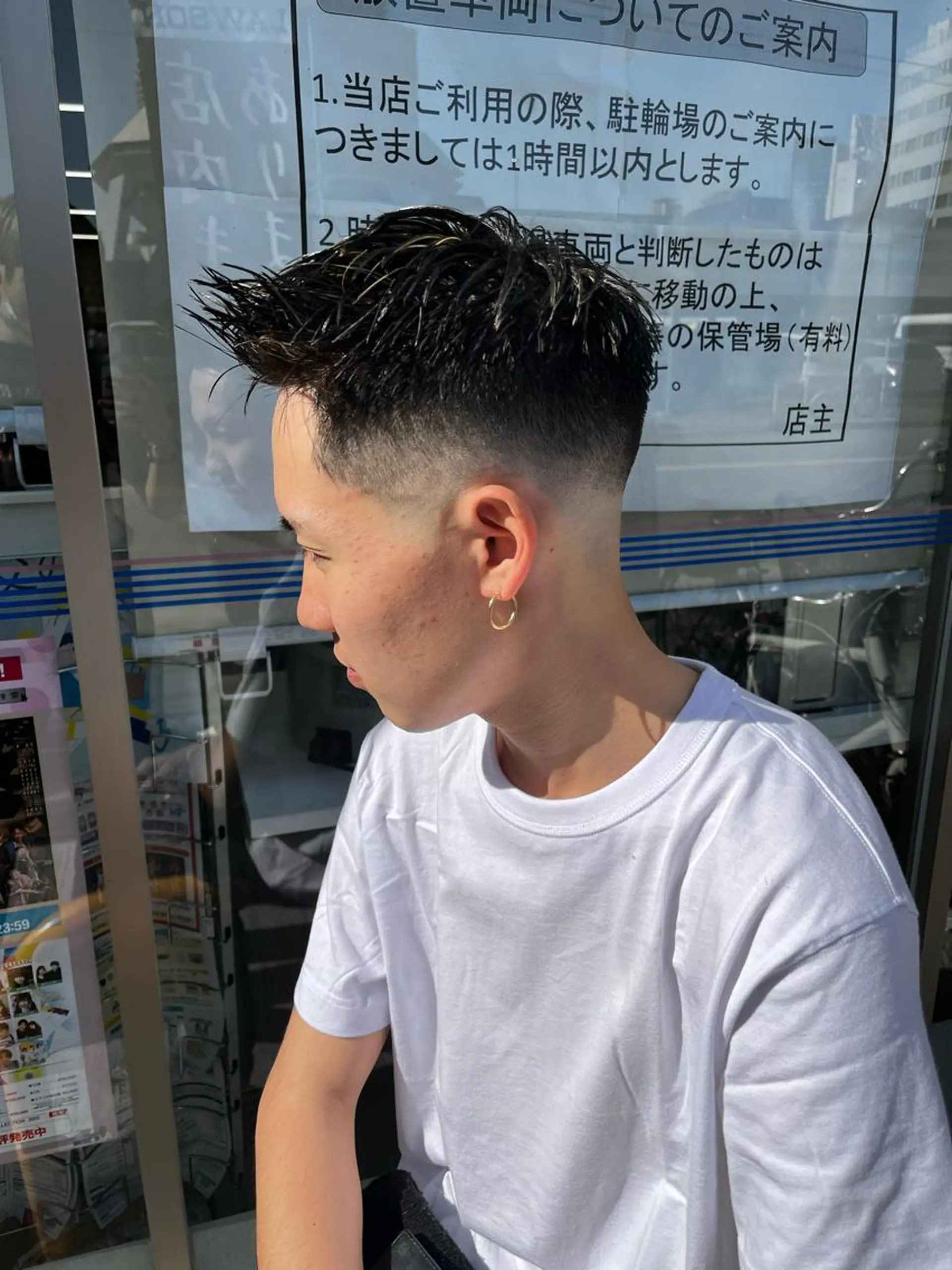 ショート メンズ フェードカット メンズハイトーン メンズパーマ &CREW スタッフのヘアスタイル