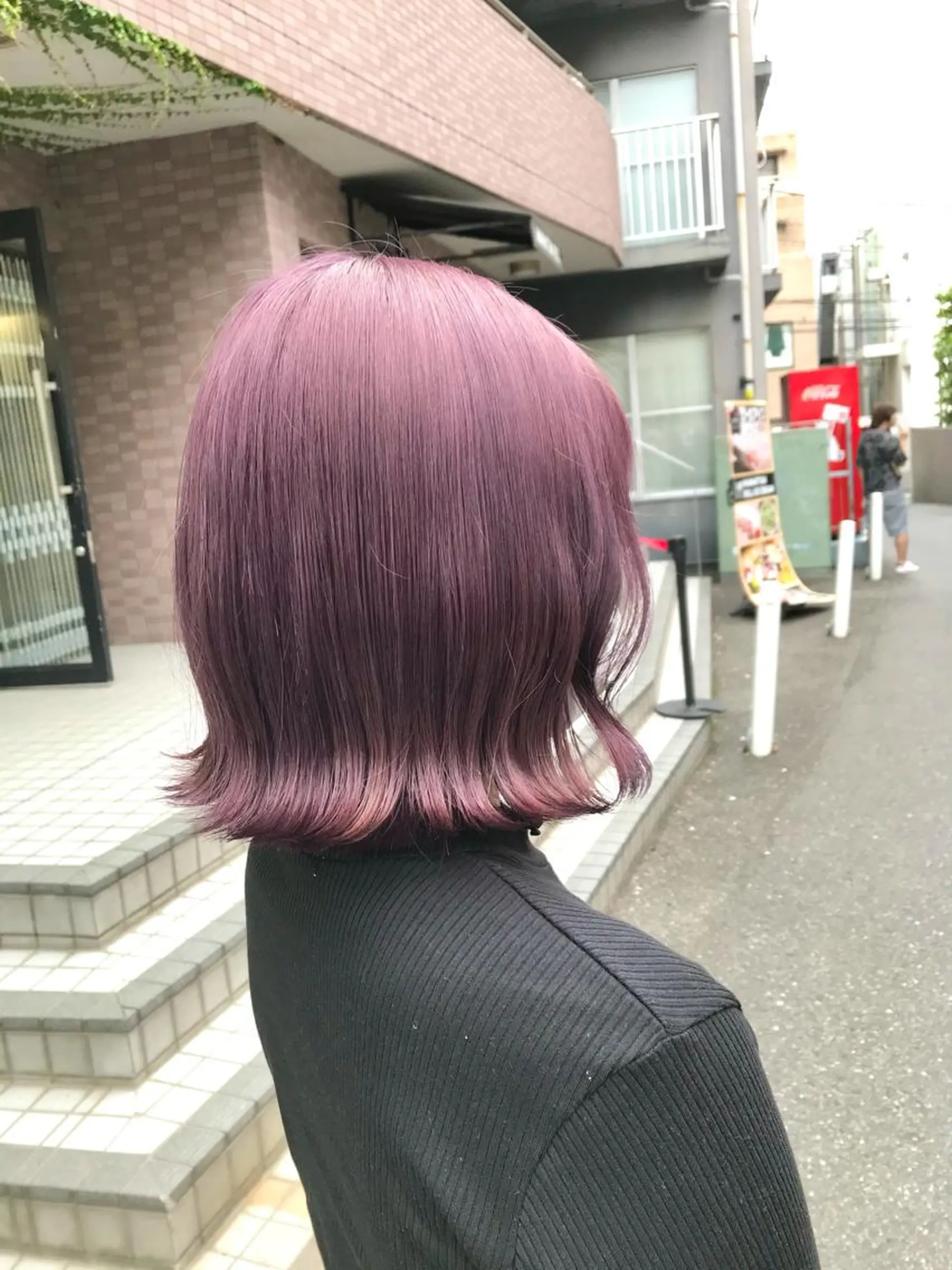 ミディアム カラー 横山 奈央のヘアスタイル