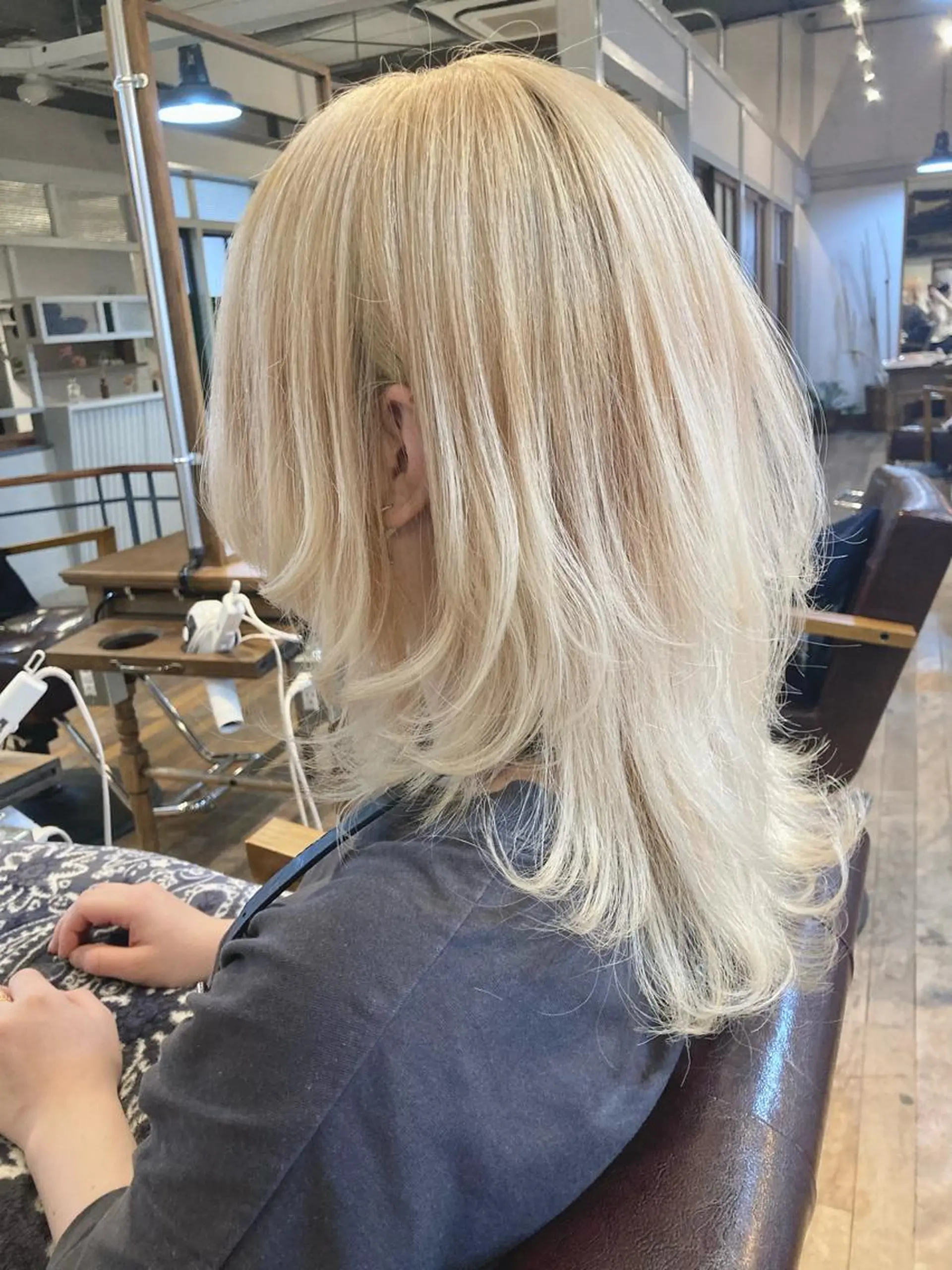 セミロング ウルフカット タカツド ユウキのヘアスタイル