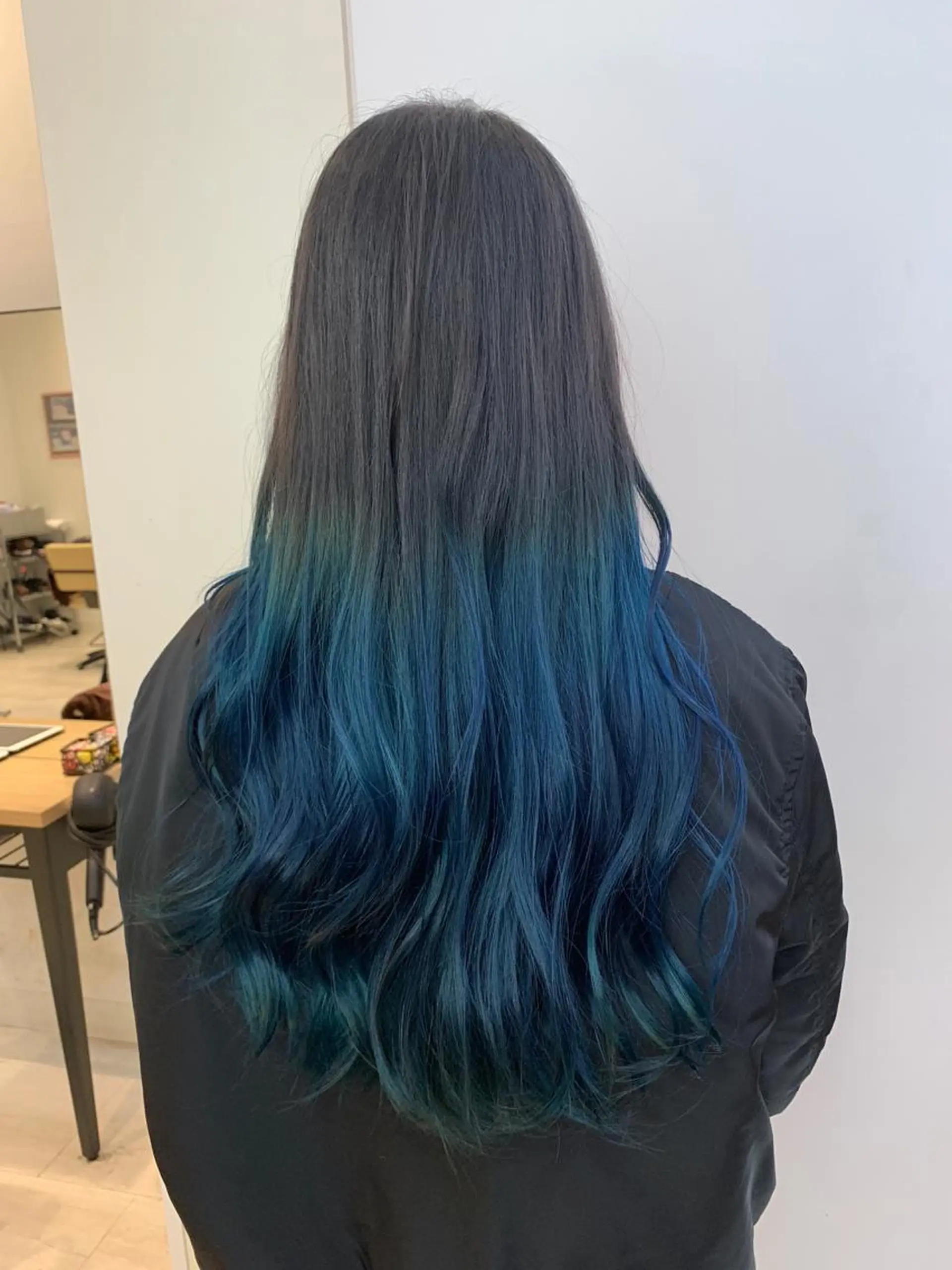 ロング カラー ブリーチ ブルーカラー ケアブリーチ カット ヘアカラー トリートメント Le'a渋谷所属・インナーエクステ渋谷 🦋KAJIのヘアスタイル
