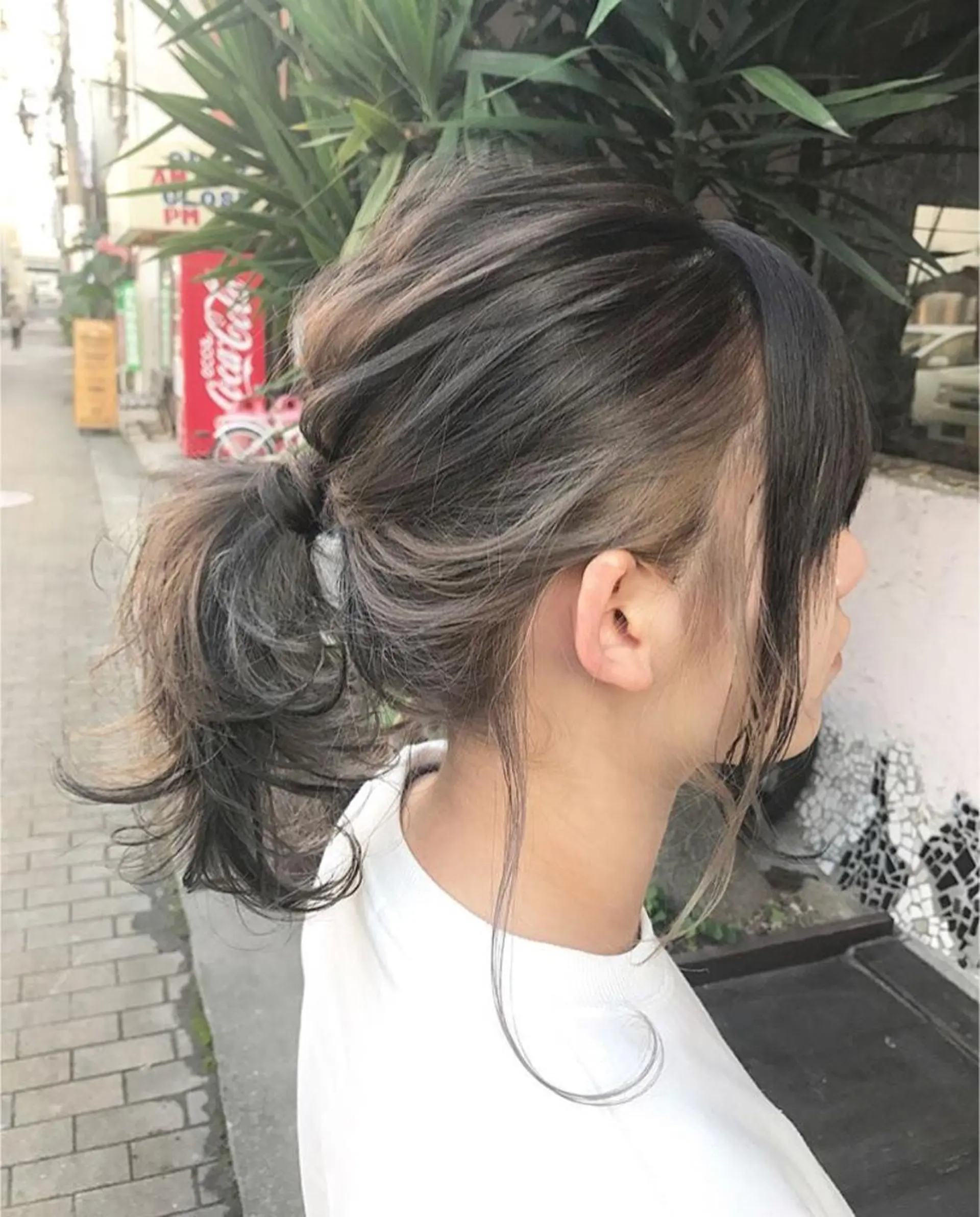 ミディアム カラー シルバー 玉木 育実のヘアスタイル