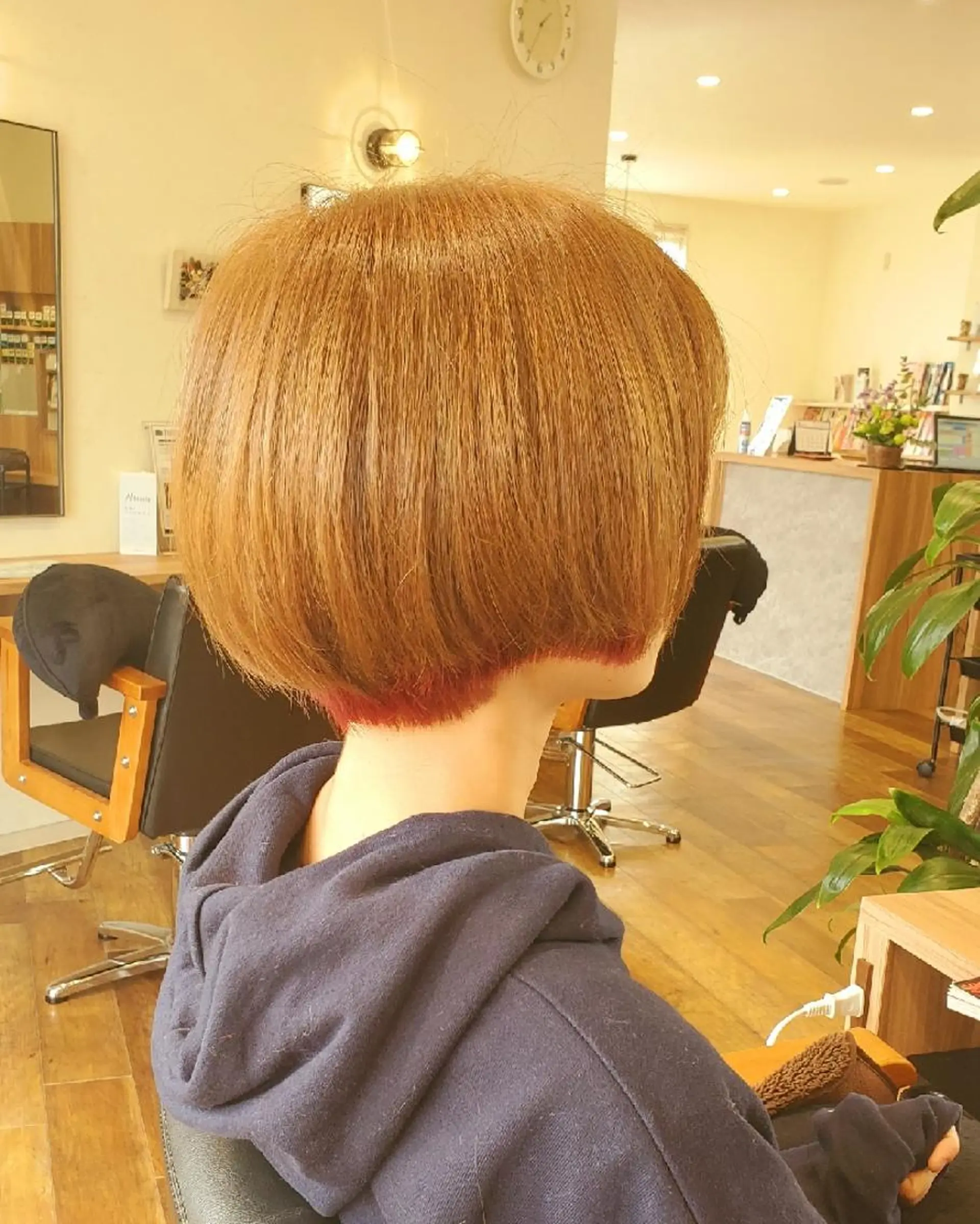 ショート ヘアカラー 美容しょうへいの店 四郎丸店所属・小宮山 裕理のヘアスタイル