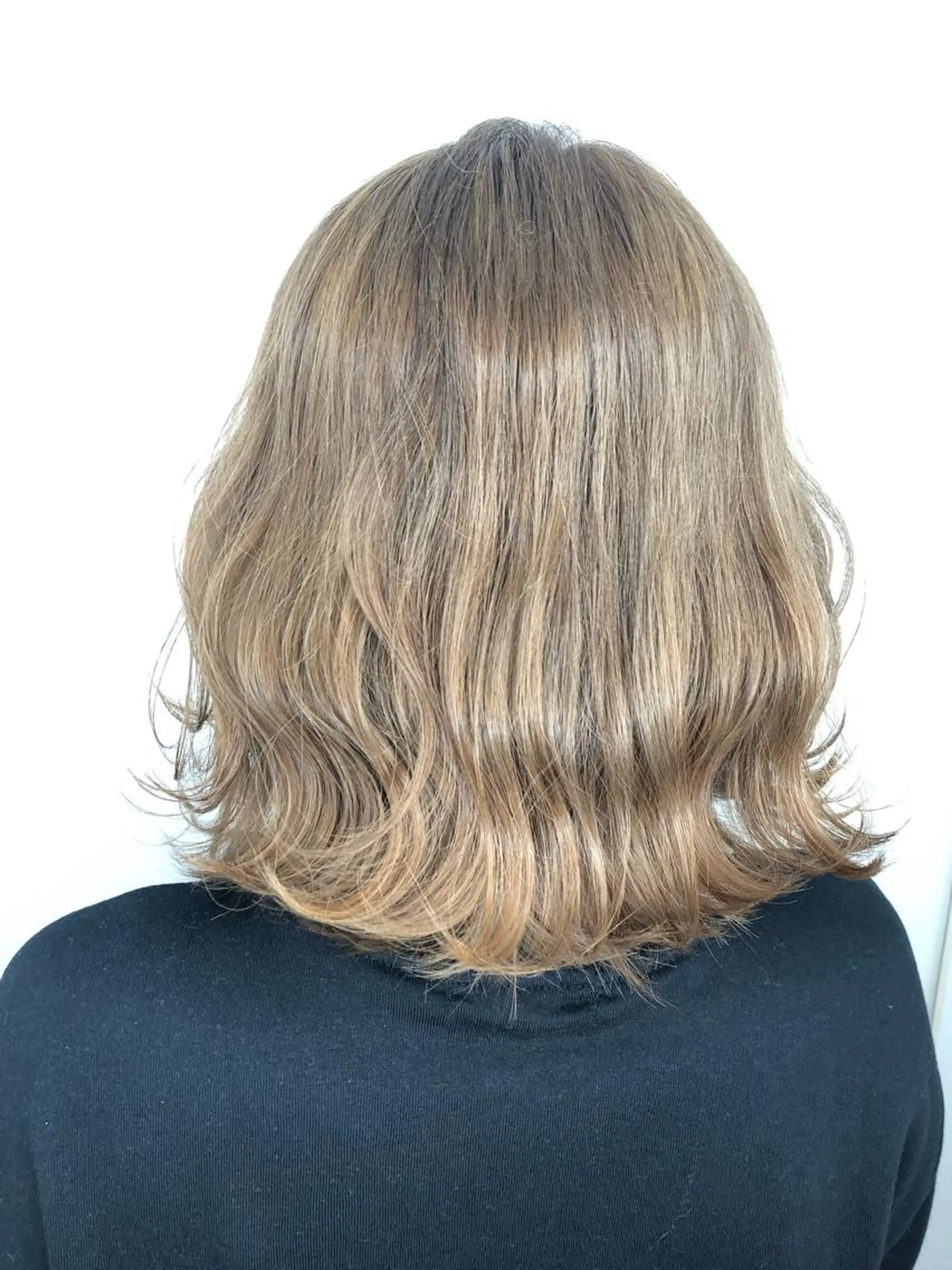 ミディアム カラー ベージュカラー ブロンド ブロンドベージュ aimée/ まつ毛&眉毛サロンのマツエク・マツパデザイン