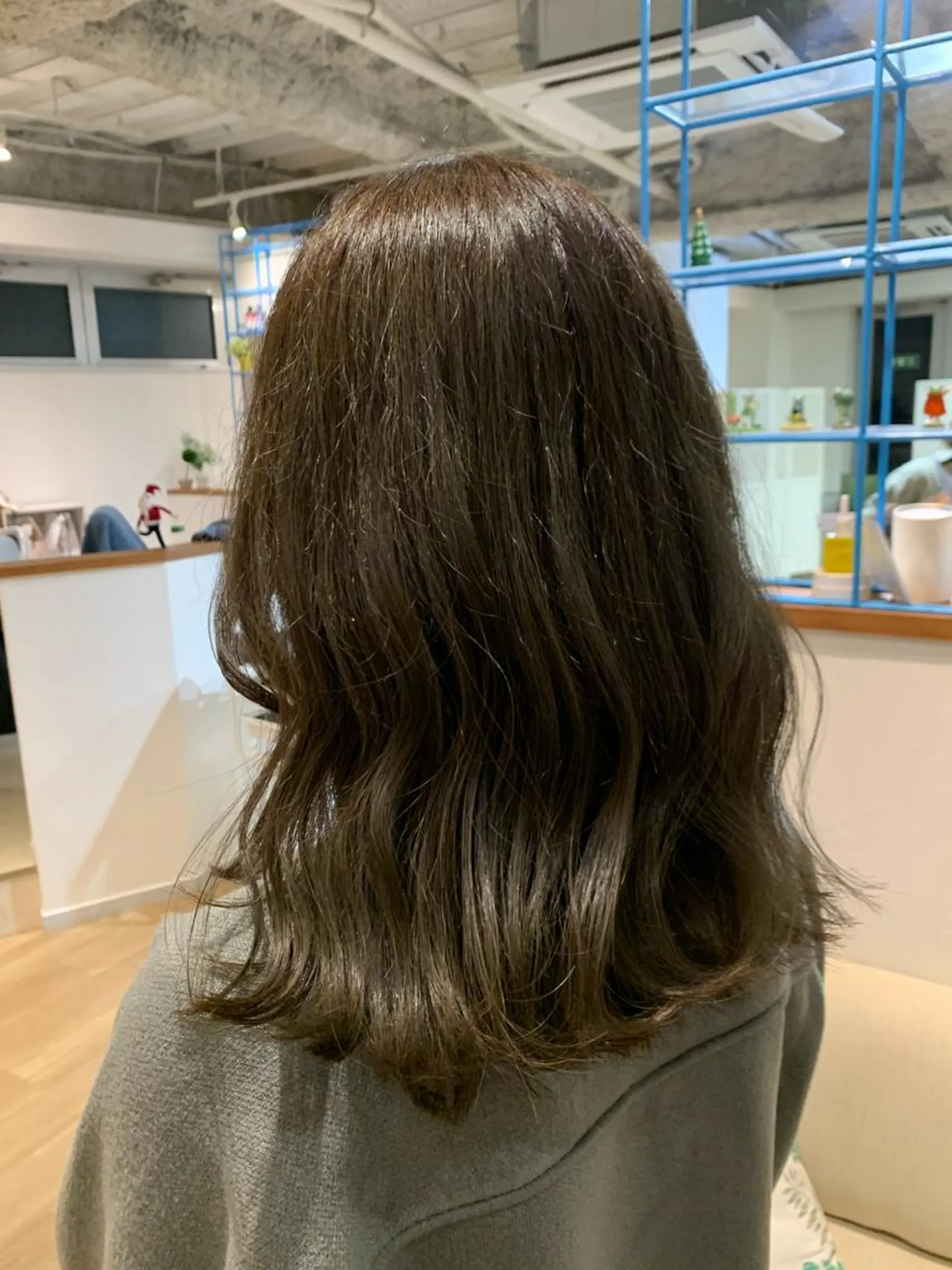 ミディアム 山中 かりんのヘアスタイル