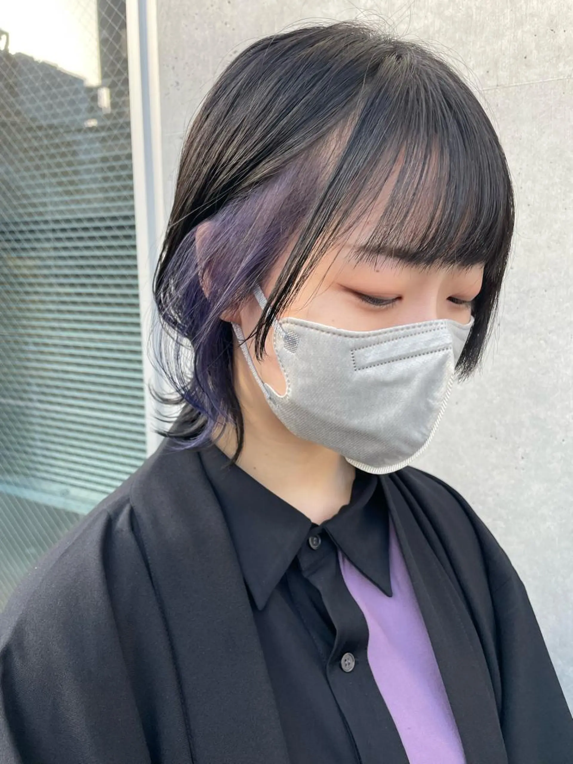 ミディアム カラー ブリーチ ケアブリーチ ダブルカラー インナーカラー パープルカラー インナーカラー/推し アニメカラー/ウルフのヘアスタイル