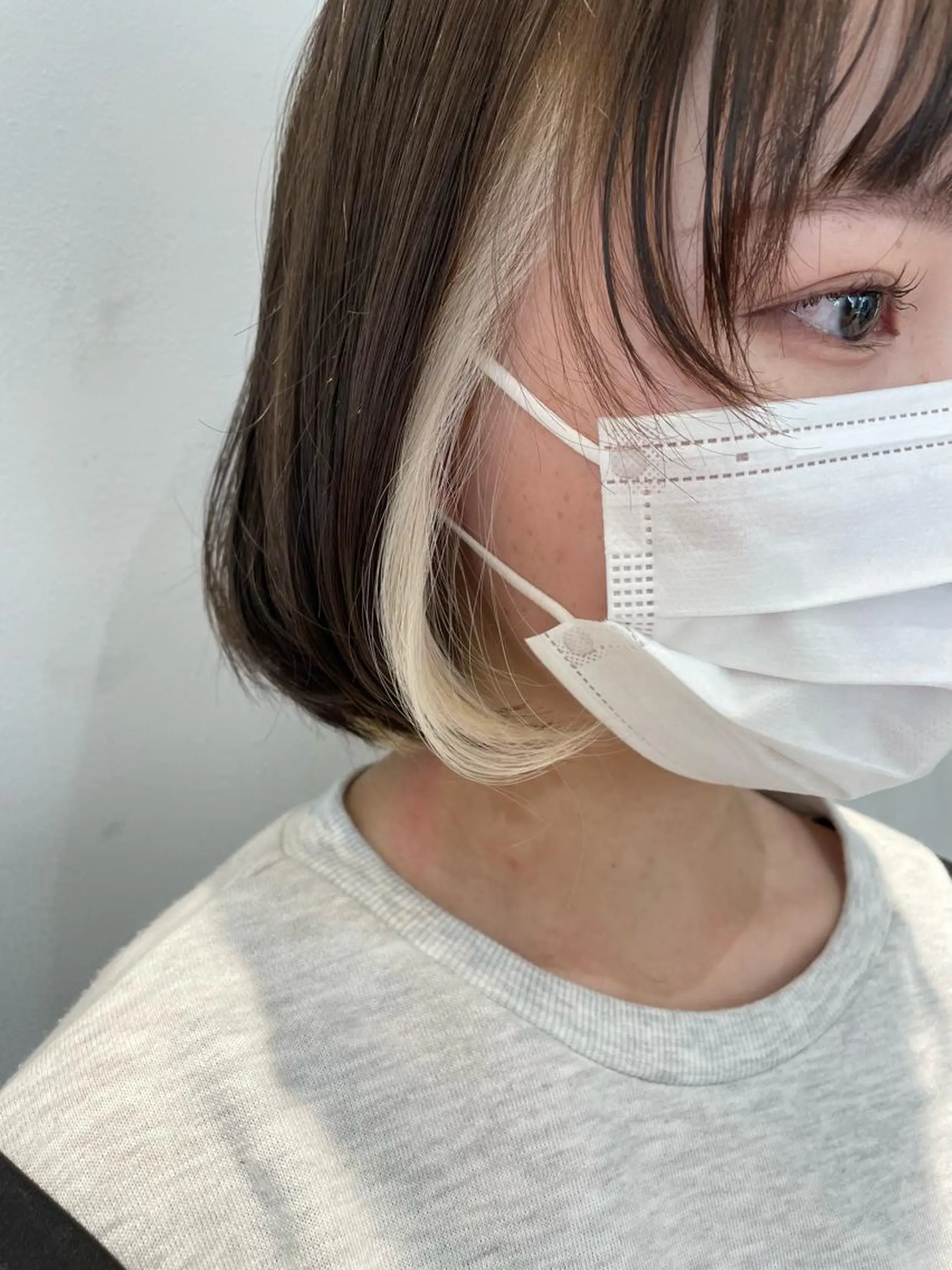 ショート カラー ベージュカラー ブリーチ インナーカラー ホワイトベージュ カット ヘアカラー トリートメント 🦖鶴岡香純🦖 産休中のヘアスタイル