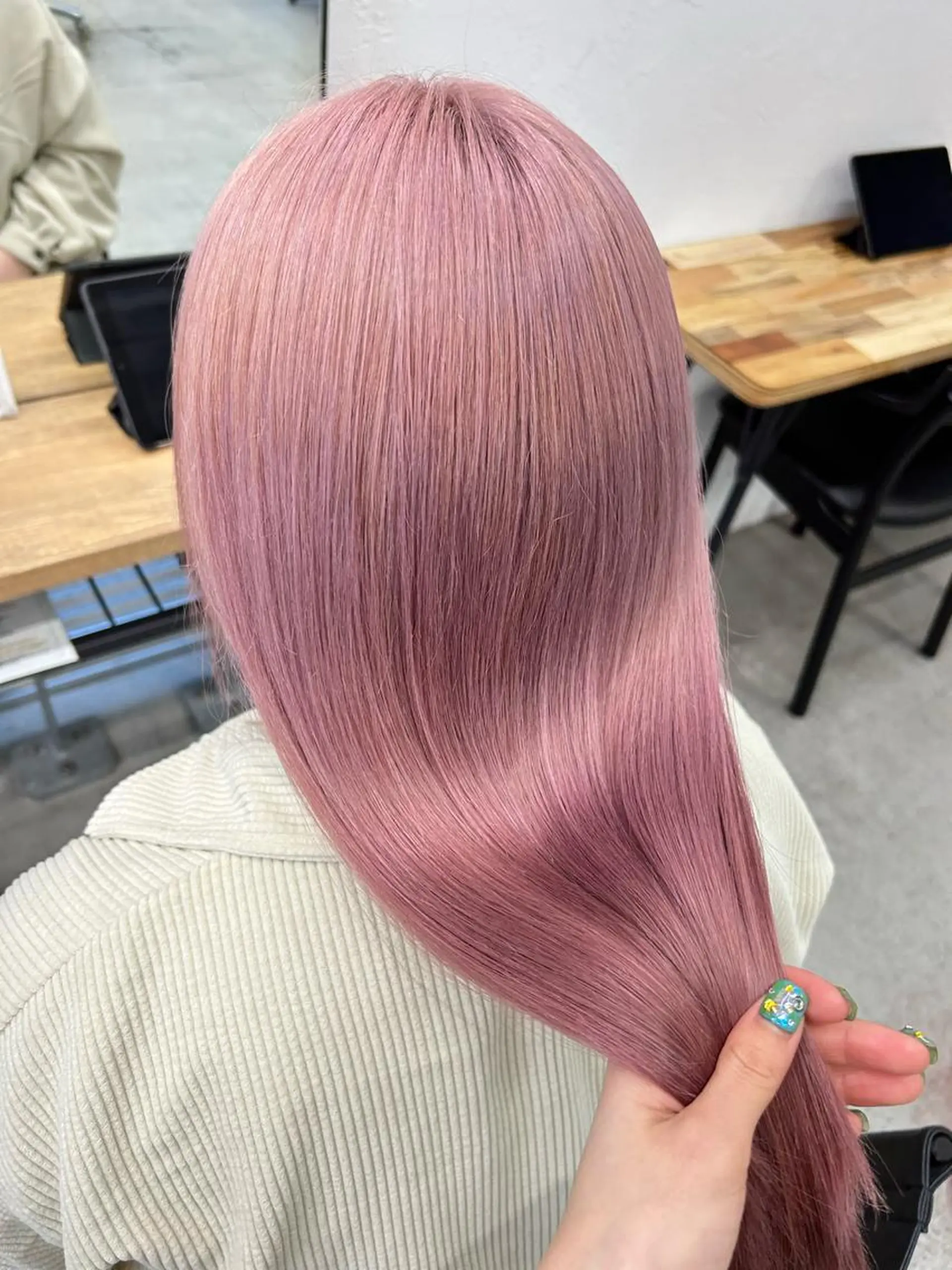 ロング カラー ピンクカラー カット ヘアカラー トリートメント 🧸艶々韓国ヘア 🧁mizunaのヘアスタイル