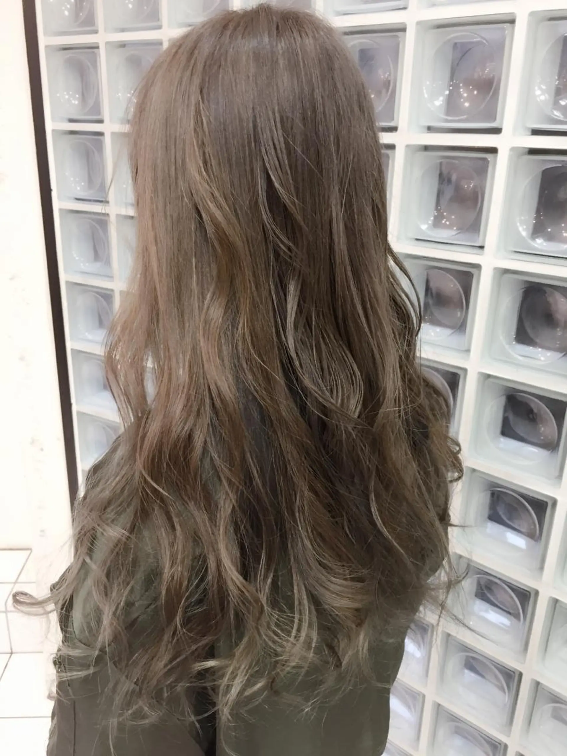 ロング カラー パーマ ヘアアレンジ サロウィン柏所属・神山 昌子のヘアスタイル