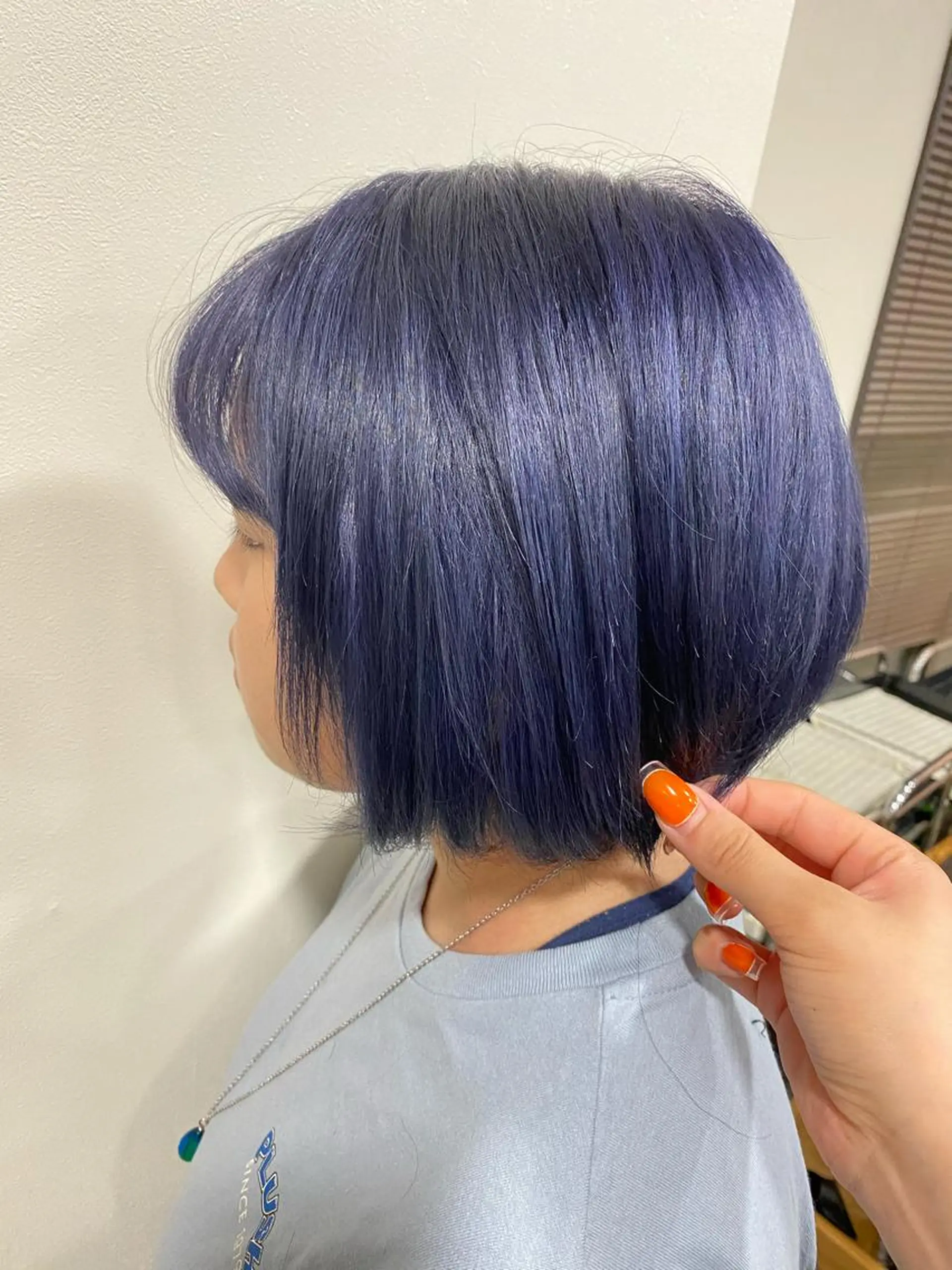 ショート カラー ブリーチ ブルーカラー Ami アミのヘアスタイル