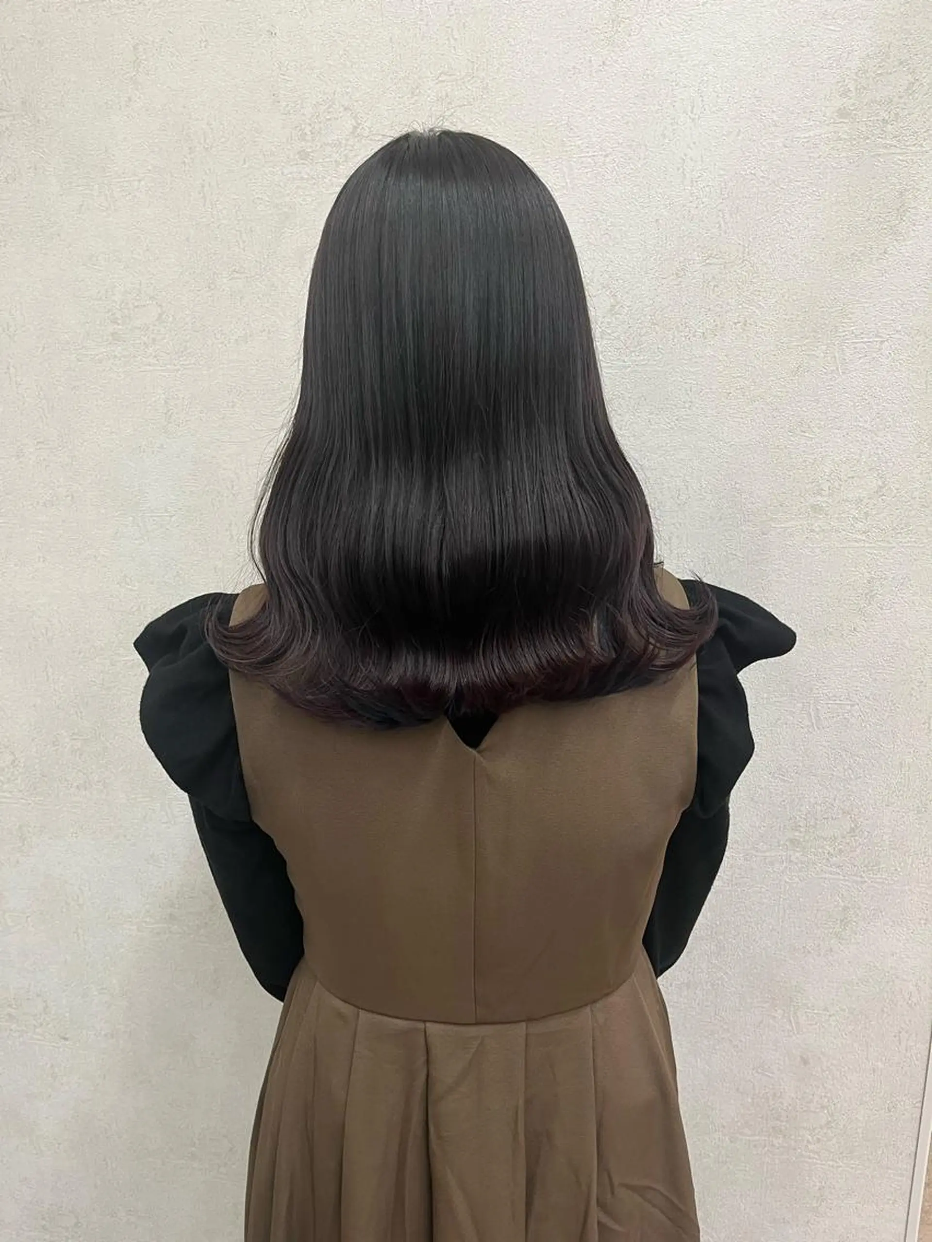 セミロング カラー ニュアンスパーマ 曲がる縮毛矯正 爲石のヘアスタイル