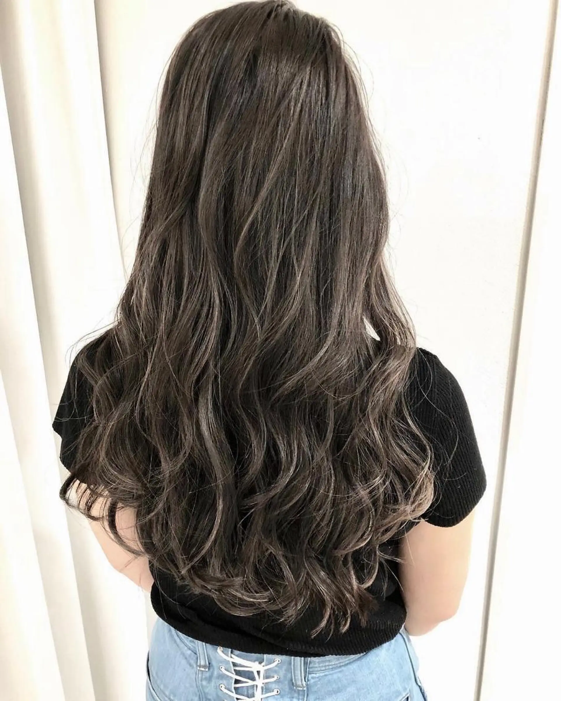 ロング カラー グレージュ ハイライトカラー ハイライト Remore所属・中塚 義人のヘアスタイル