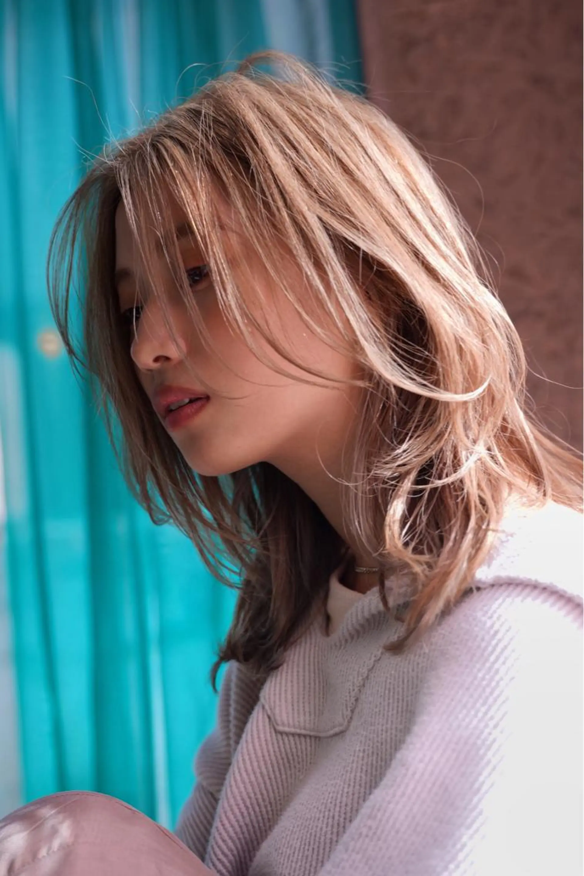セミロング カラー 顔まわりレイヤー 顔周りカット レイヤーカット ウルフカット メンズ支持率No.1 KAIのヘアスタイル