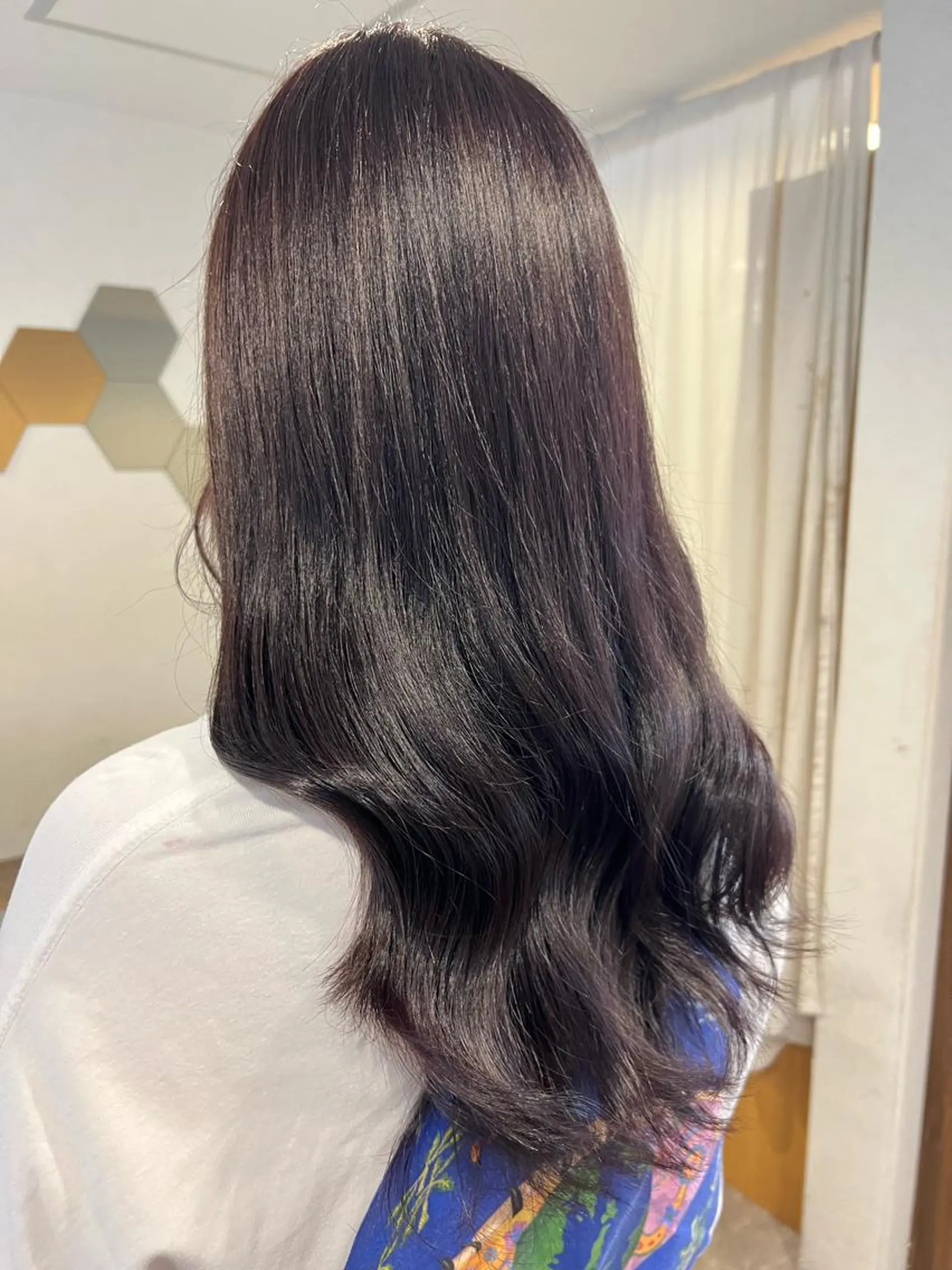 ロング カット ヘアカラー トリートメント ulu. amiのヘアスタイル