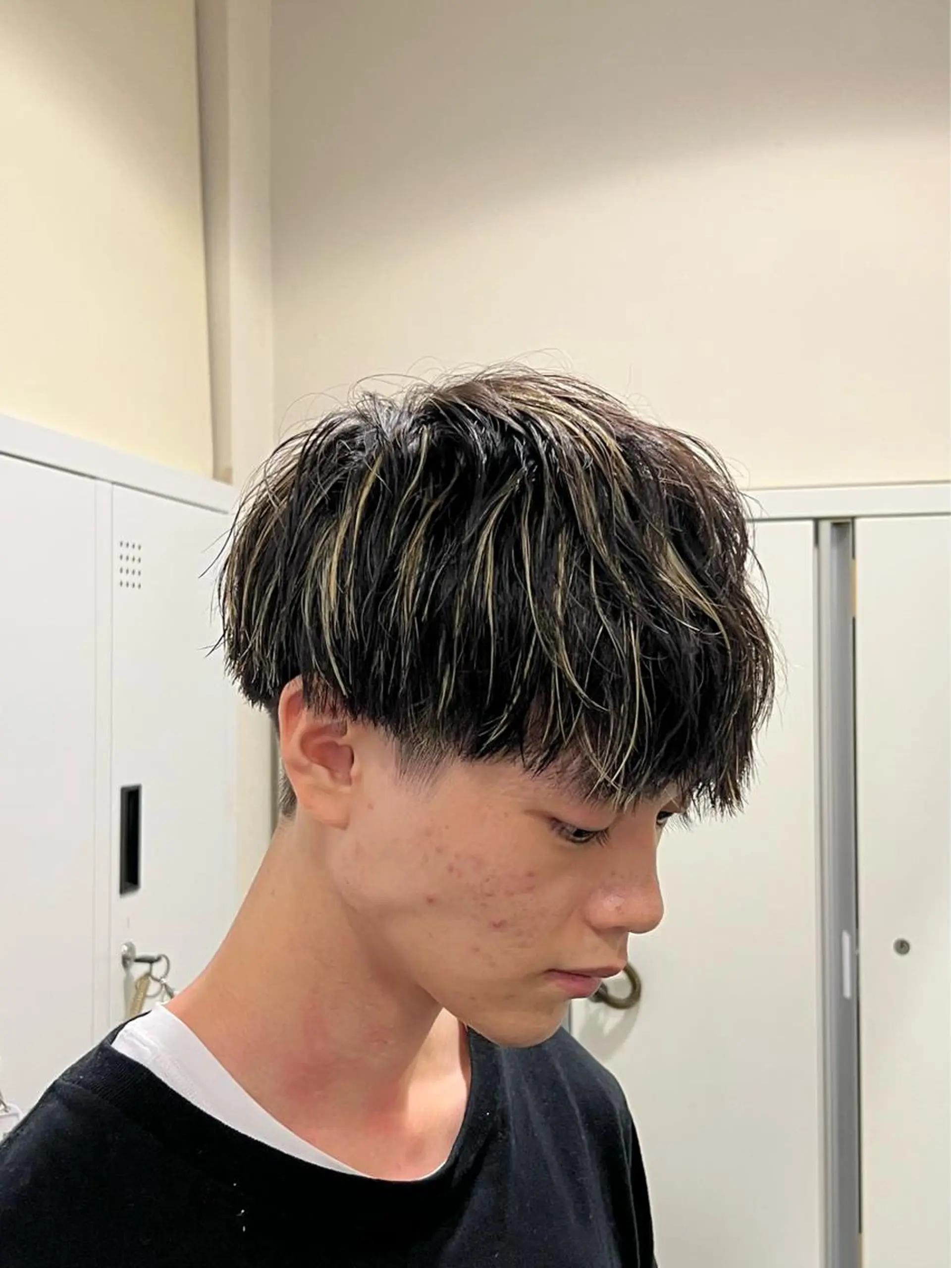 ショート カラー メンズ メンズハイライト ハイライトカラー ハイライト 茅ヶ崎パーマ特化/ スパイラル/ハルキのヘアスタイル