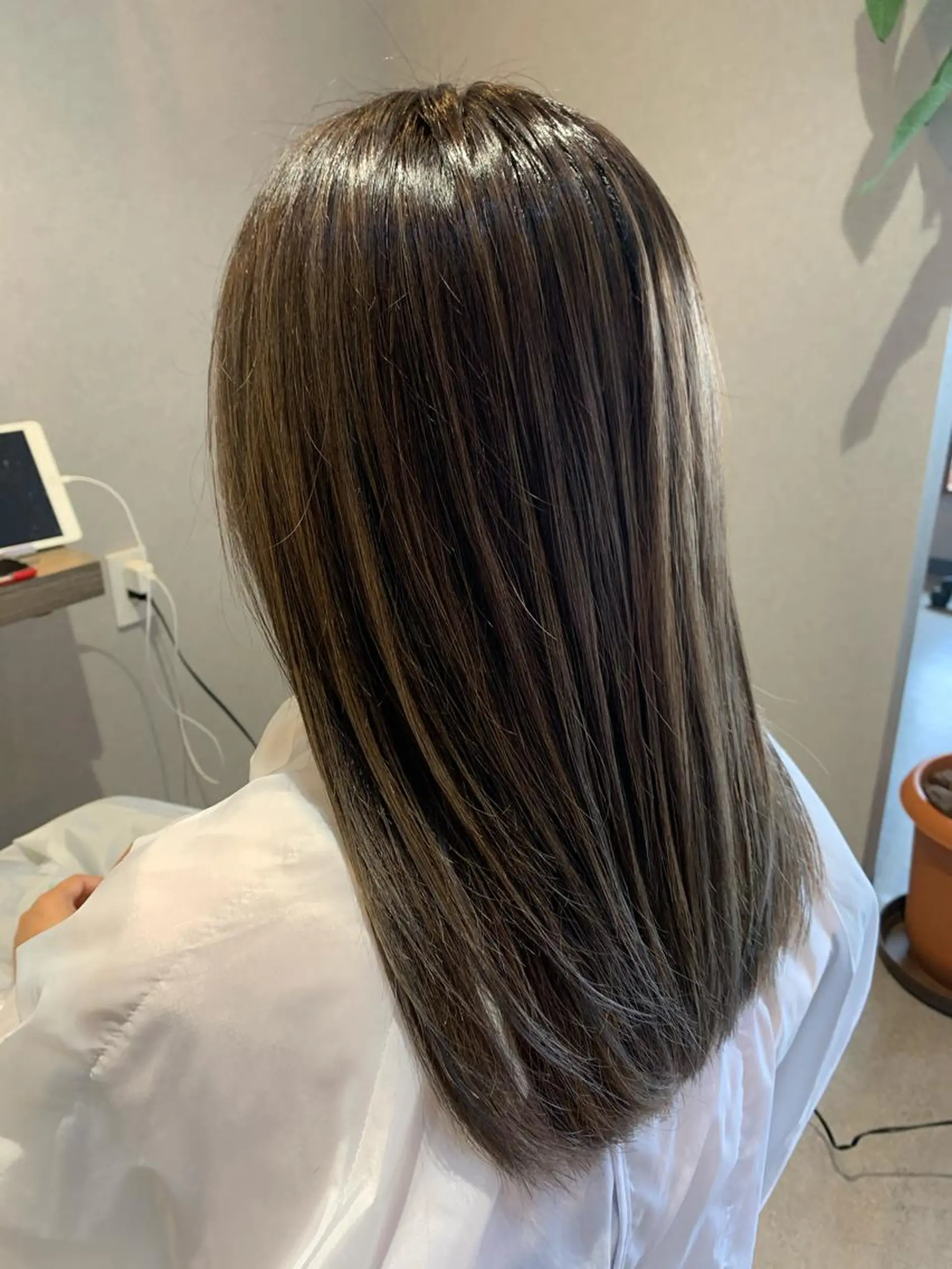 セミロング カラー カット トリートメント 山本 貴弘のヘアスタイル