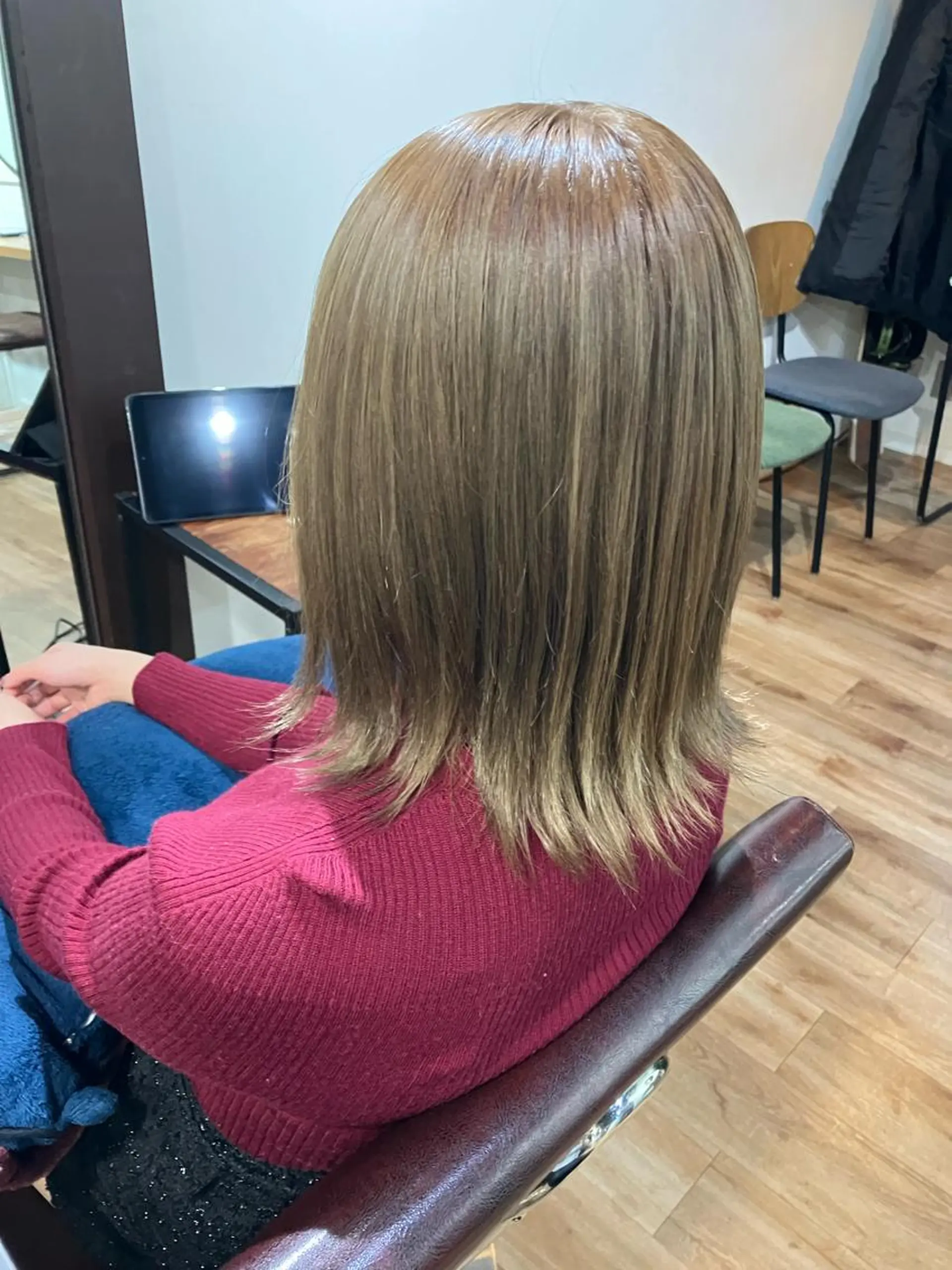 セミロング カラー ベージュカラー ブリーチ ミルクティーベージュ 🍀髪質改善、カラー TAICHI🍀のヘアスタイル