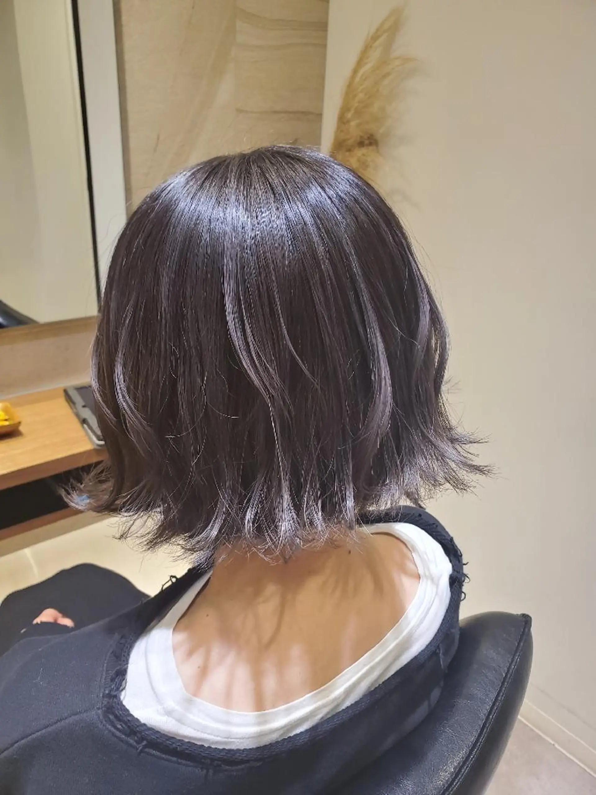 ショート カラー ダークグレー ハイライトカラー ハイライト ヘアカラー トリートメント 💎カラー特化💎 長嶺文江💎のヘアスタイル