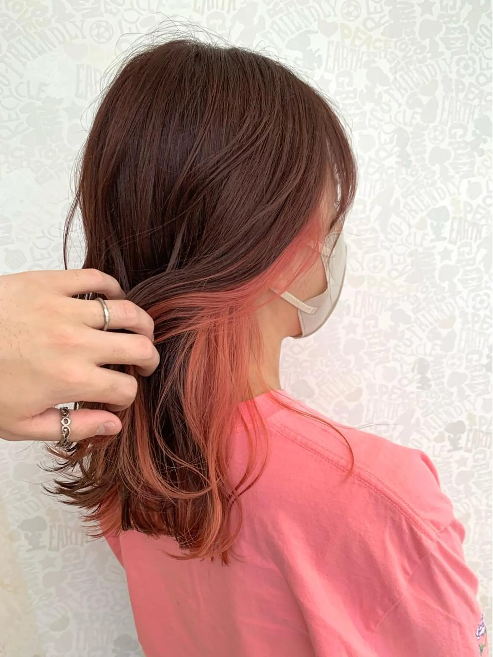 ミディアム カラー ブリーチ インナーカラー ピンクカラー umber royce所属・ムラヨシ ショータのヘアスタイル